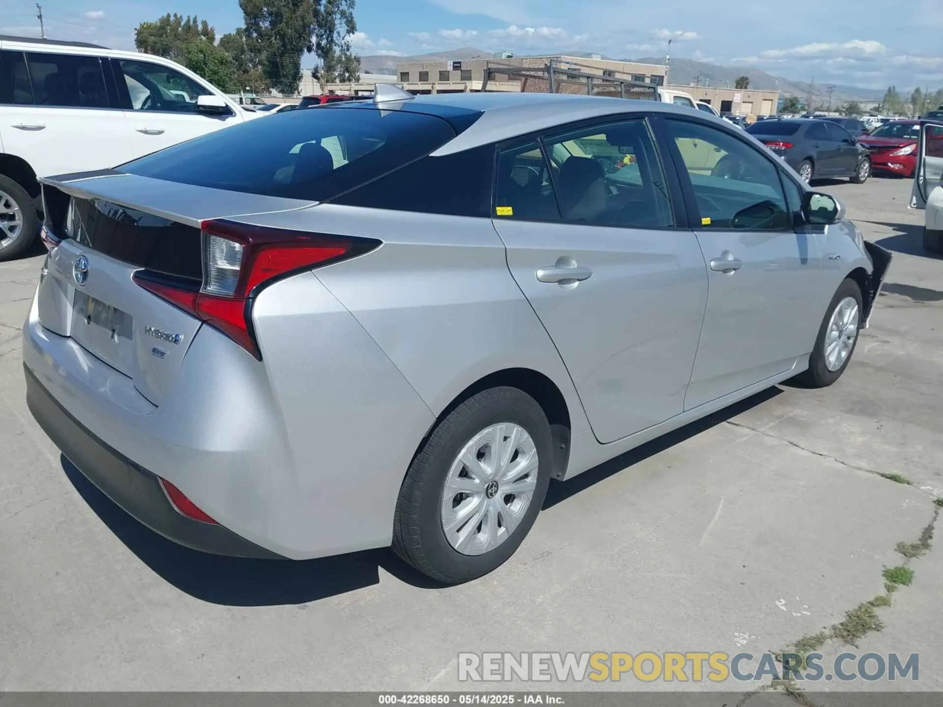 4 fotografías del automóvil dañado JTDKARFU0K3098310 TOYOTA PRIUS 2019