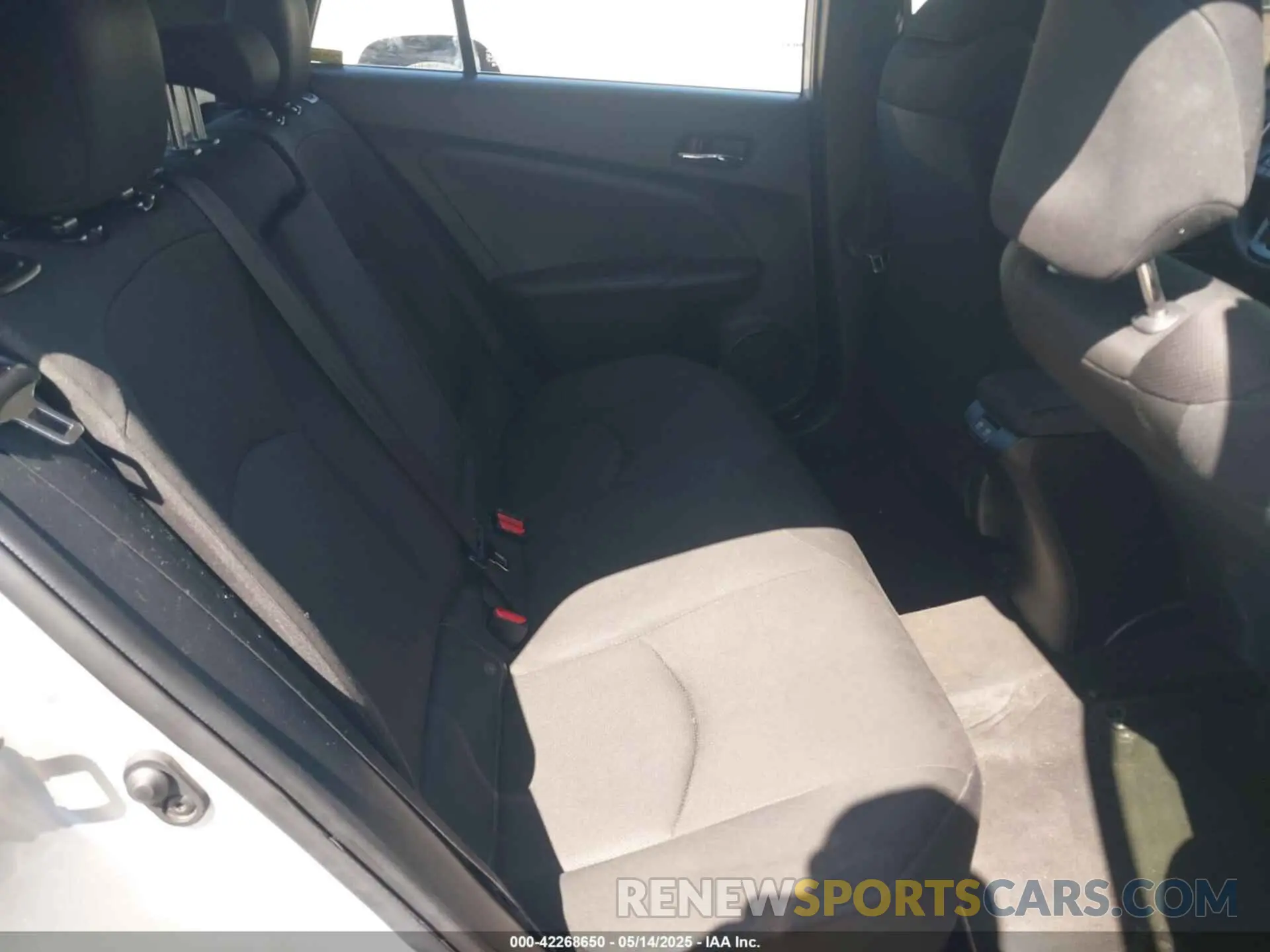 8 fotografías del automóvil dañado JTDKARFU0K3098310 TOYOTA PRIUS 2019