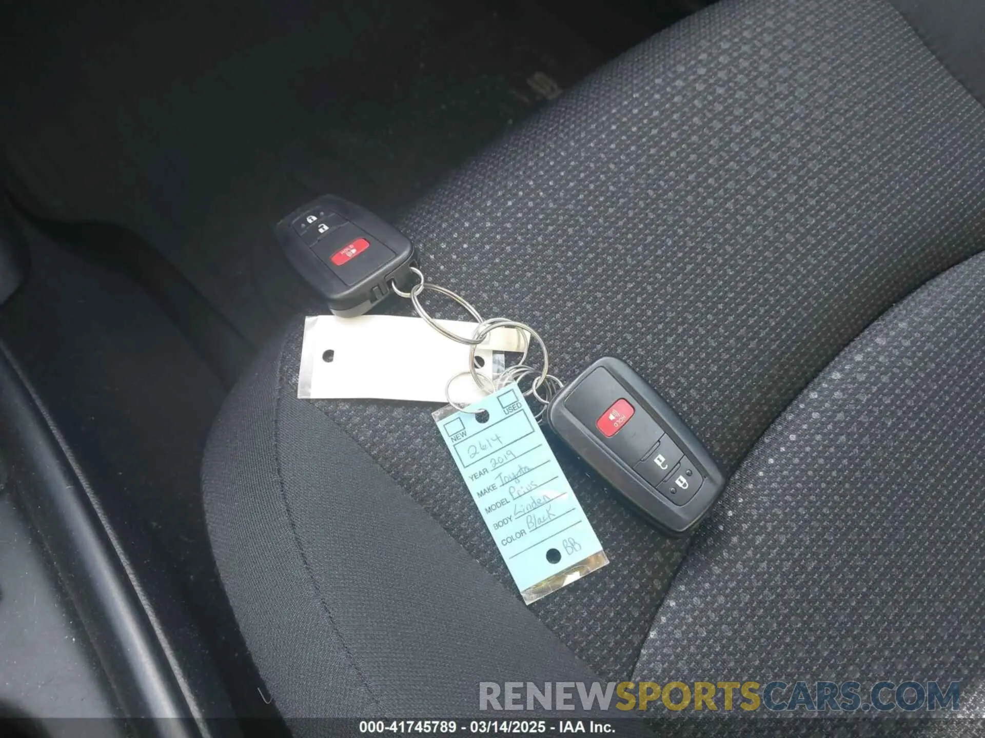 11 fotografías del automóvil dañado JTDKARFU1K3092063 TOYOTA PRIUS 2019