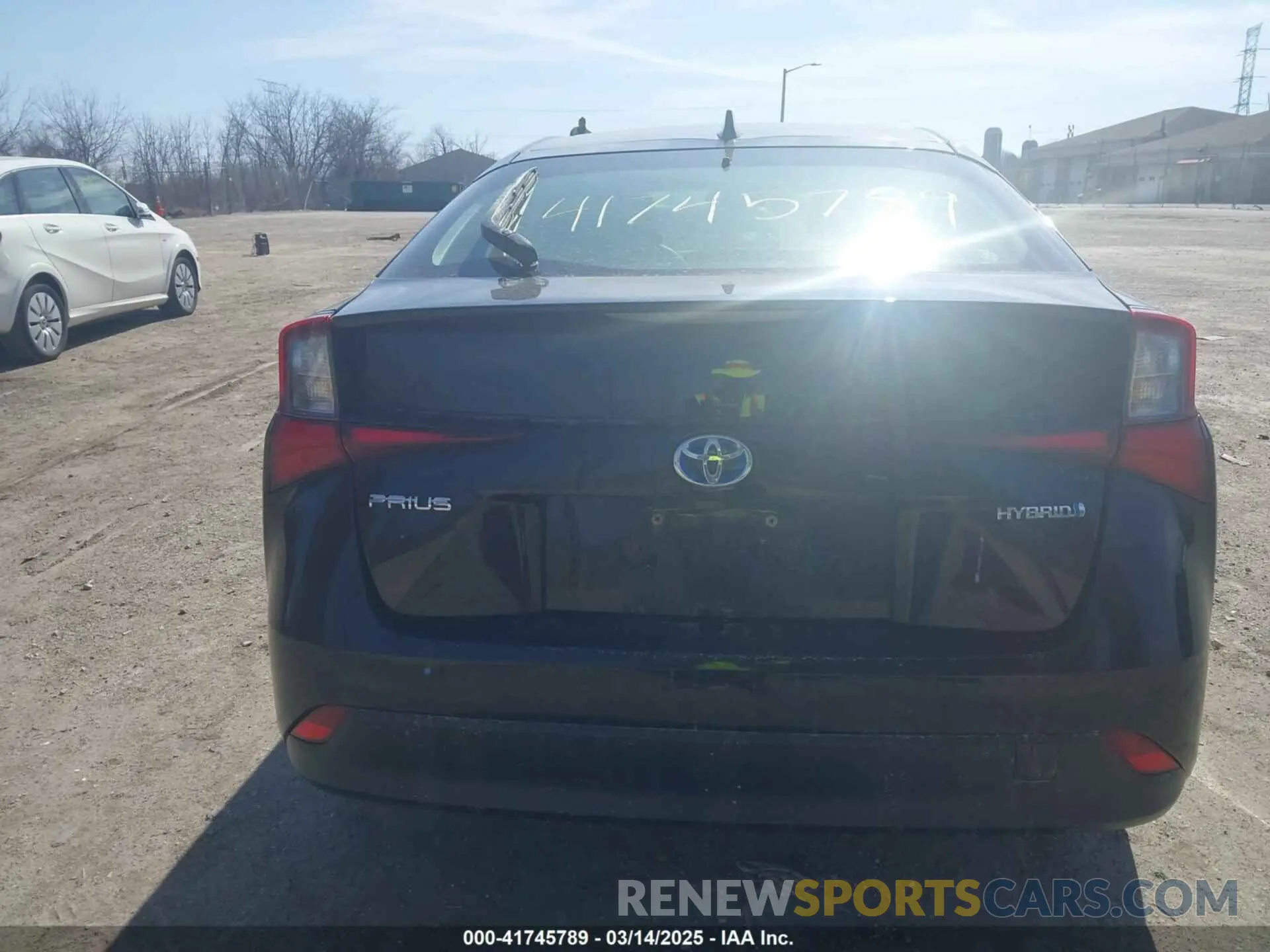 16 fotografías del automóvil dañado JTDKARFU1K3092063 TOYOTA PRIUS 2019