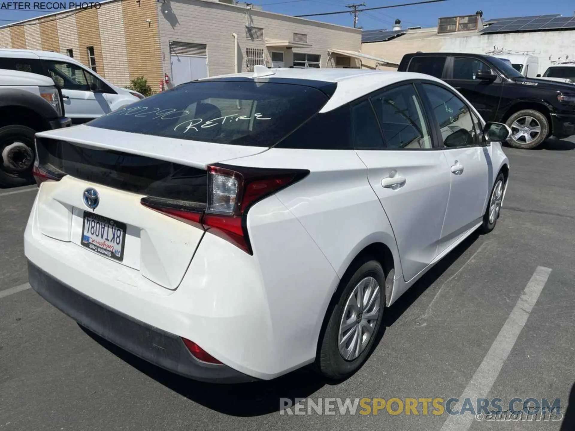 2 fotografías del automóvil dañado JTDKARFU2K3090290 TOYOTA PRIUS 2019