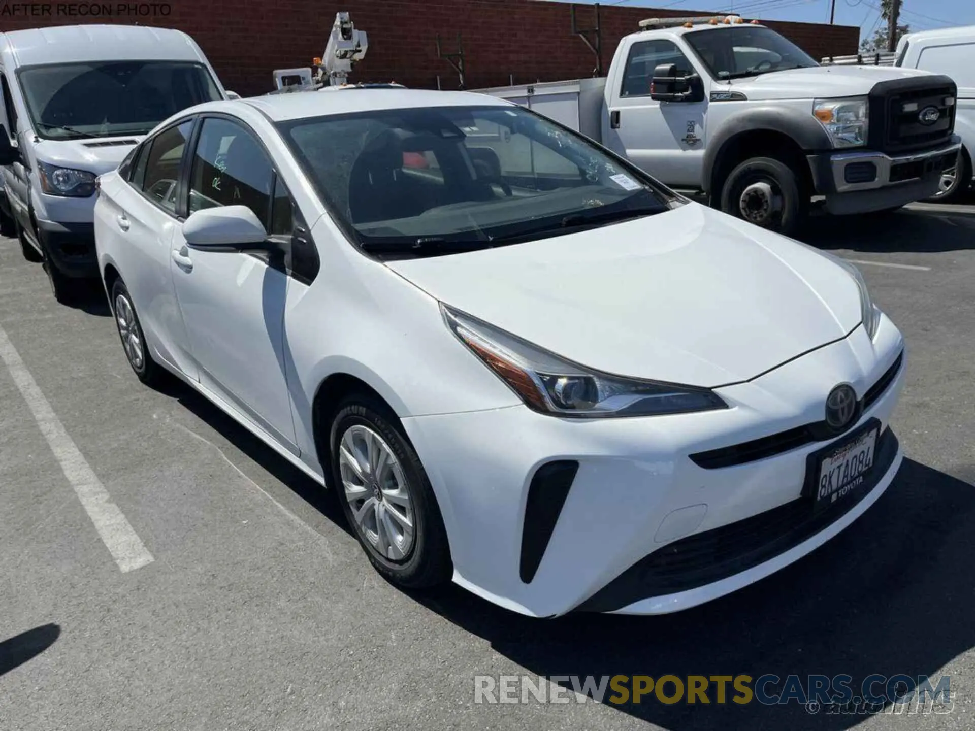 9 fotografías del automóvil dañado JTDKARFU2K3090290 TOYOTA PRIUS 2019
