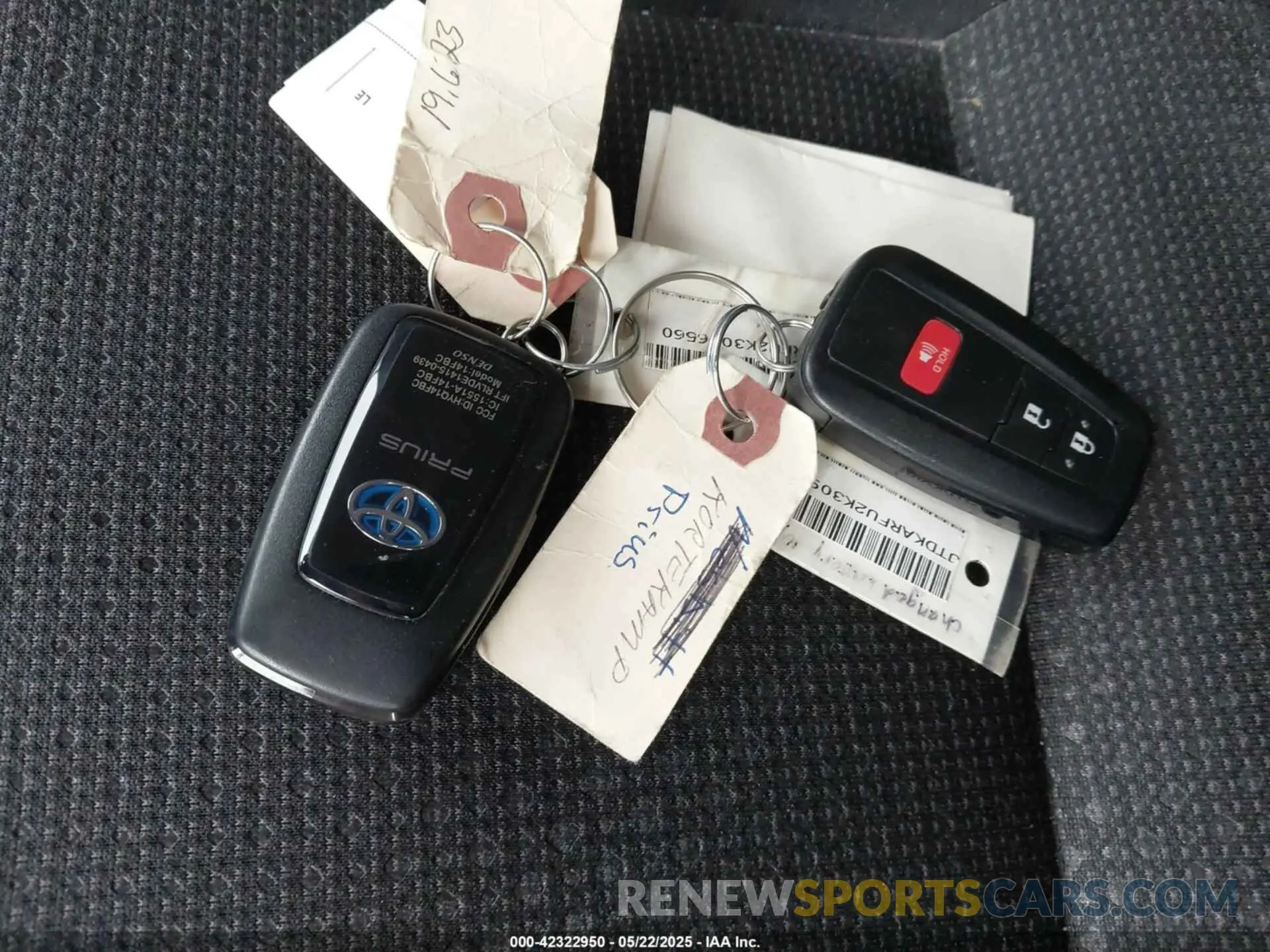 11 fotografías del automóvil dañado JTDKARFU2K3096560 TOYOTA PRIUS 2019