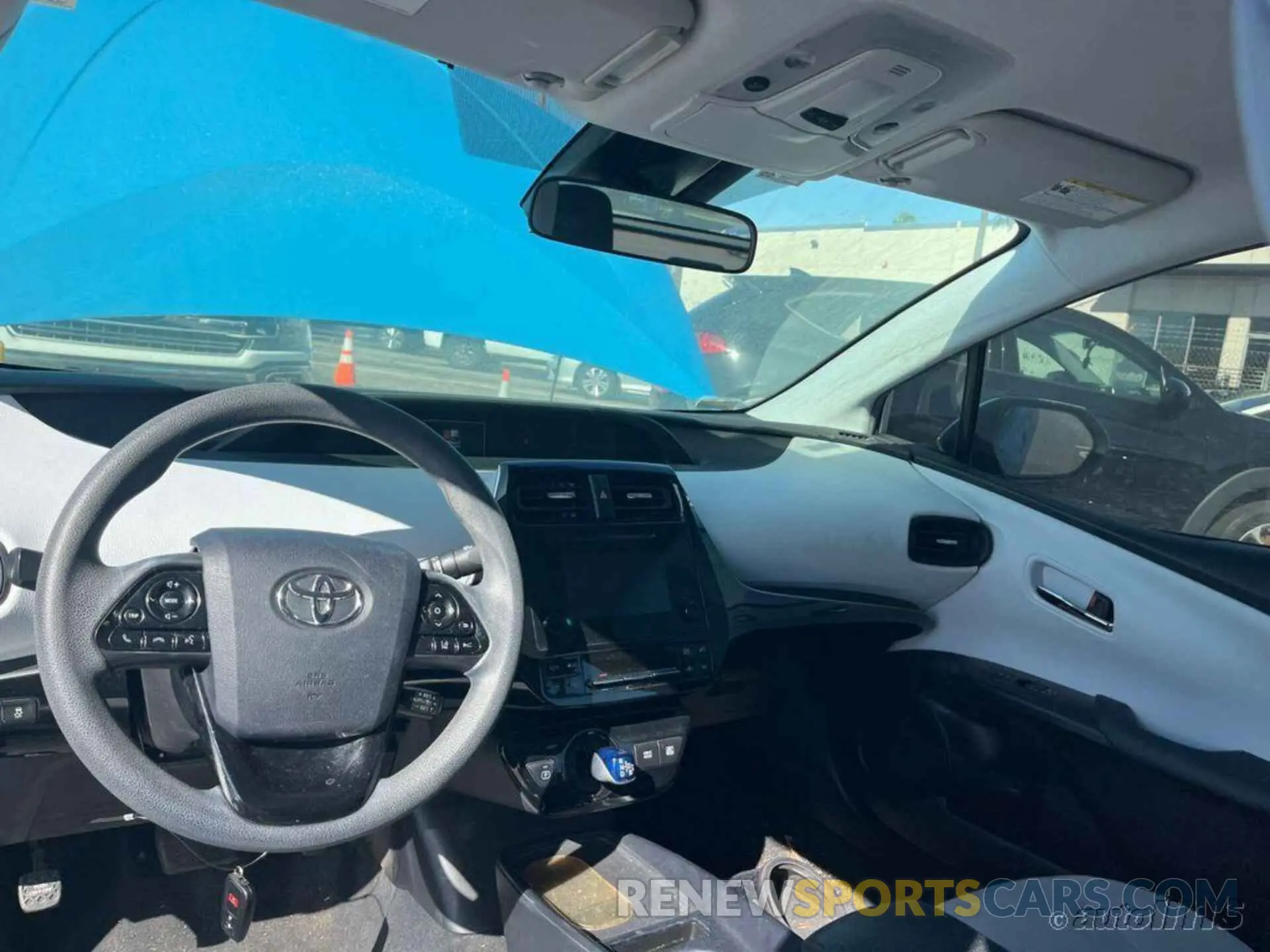 4 fotografías del automóvil dañado JTDKARFU3K3071487 TOYOTA PRIUS 2019