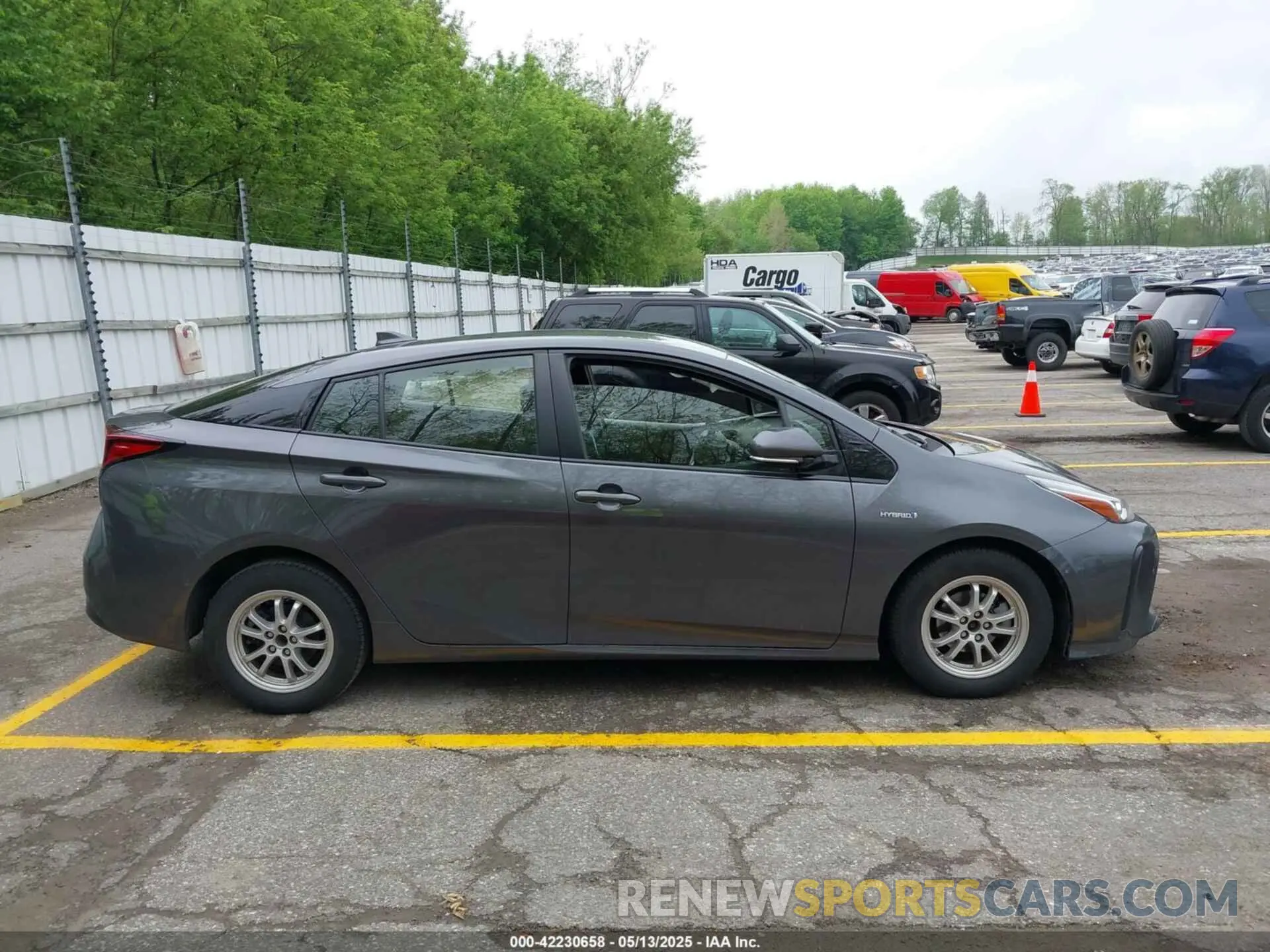 13 fotografías del automóvil dañado JTDKARFU3K3080738 TOYOTA PRIUS 2019