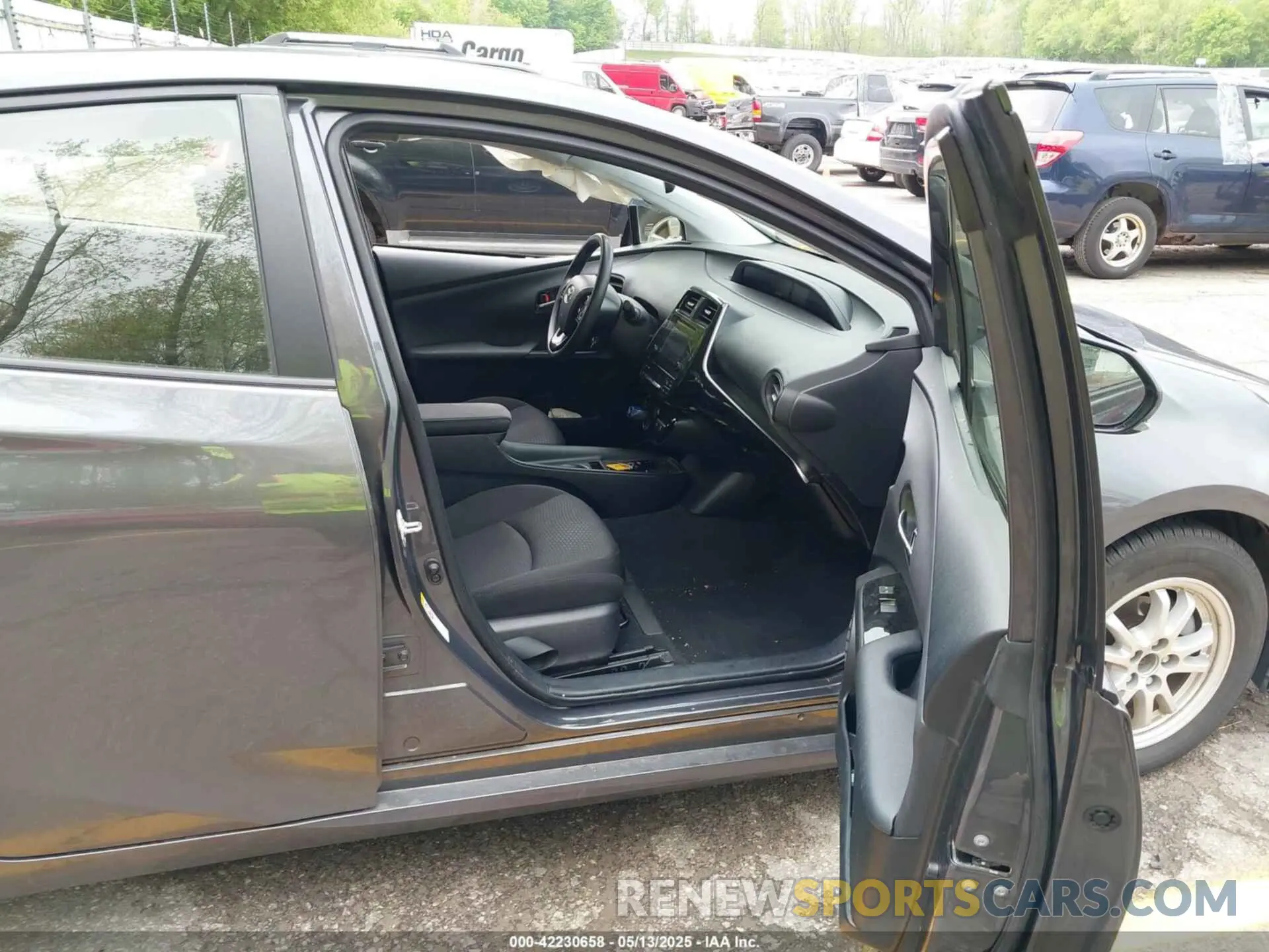 5 fotografías del automóvil dañado JTDKARFU3K3080738 TOYOTA PRIUS 2019