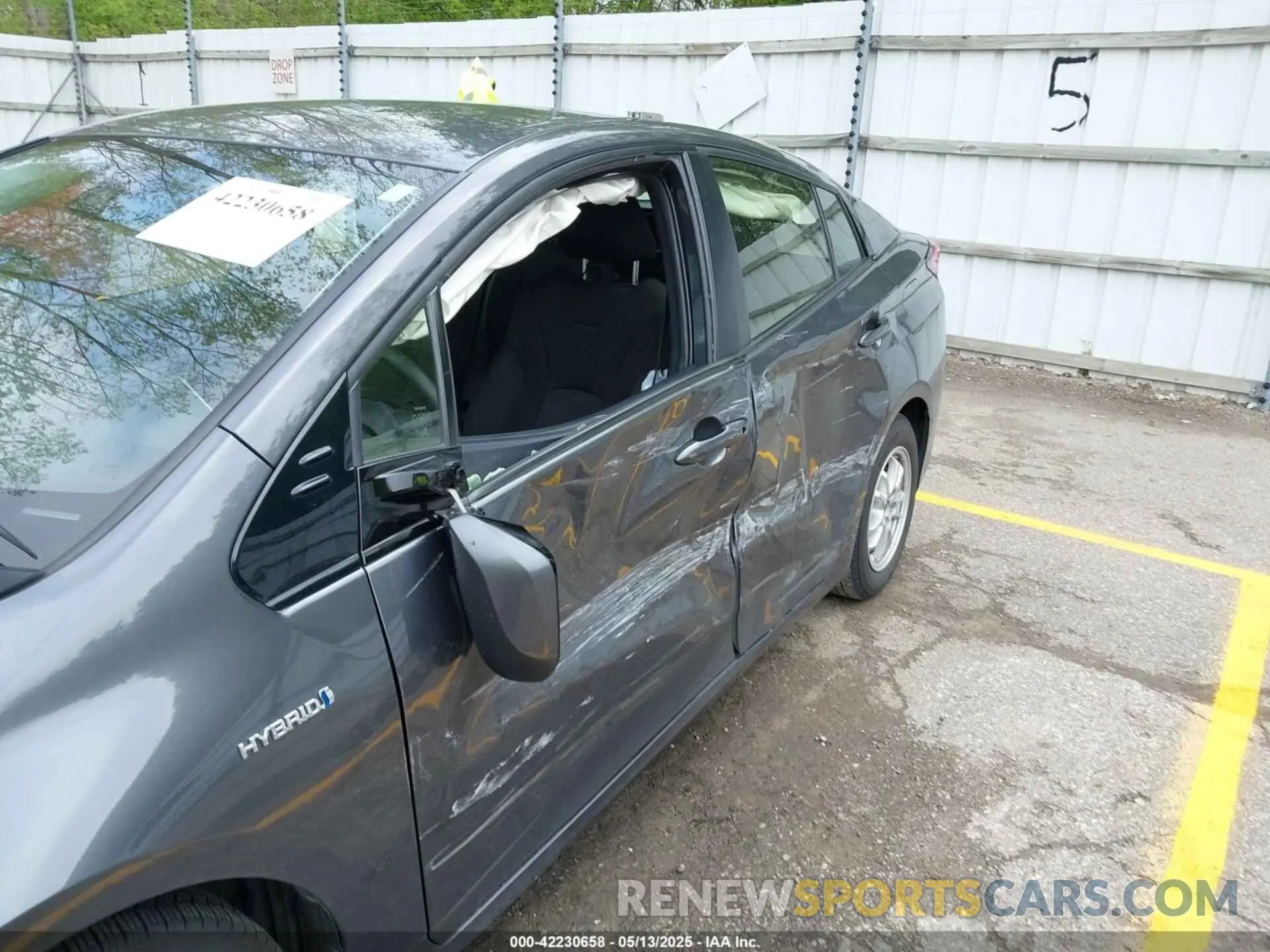 6 fotografías del automóvil dañado JTDKARFU3K3080738 TOYOTA PRIUS 2019