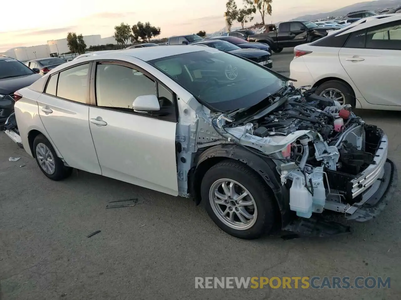 4 fotografías del automóvil dañado JTDKARFU3K3102365 TOYOTA PRIUS 2019