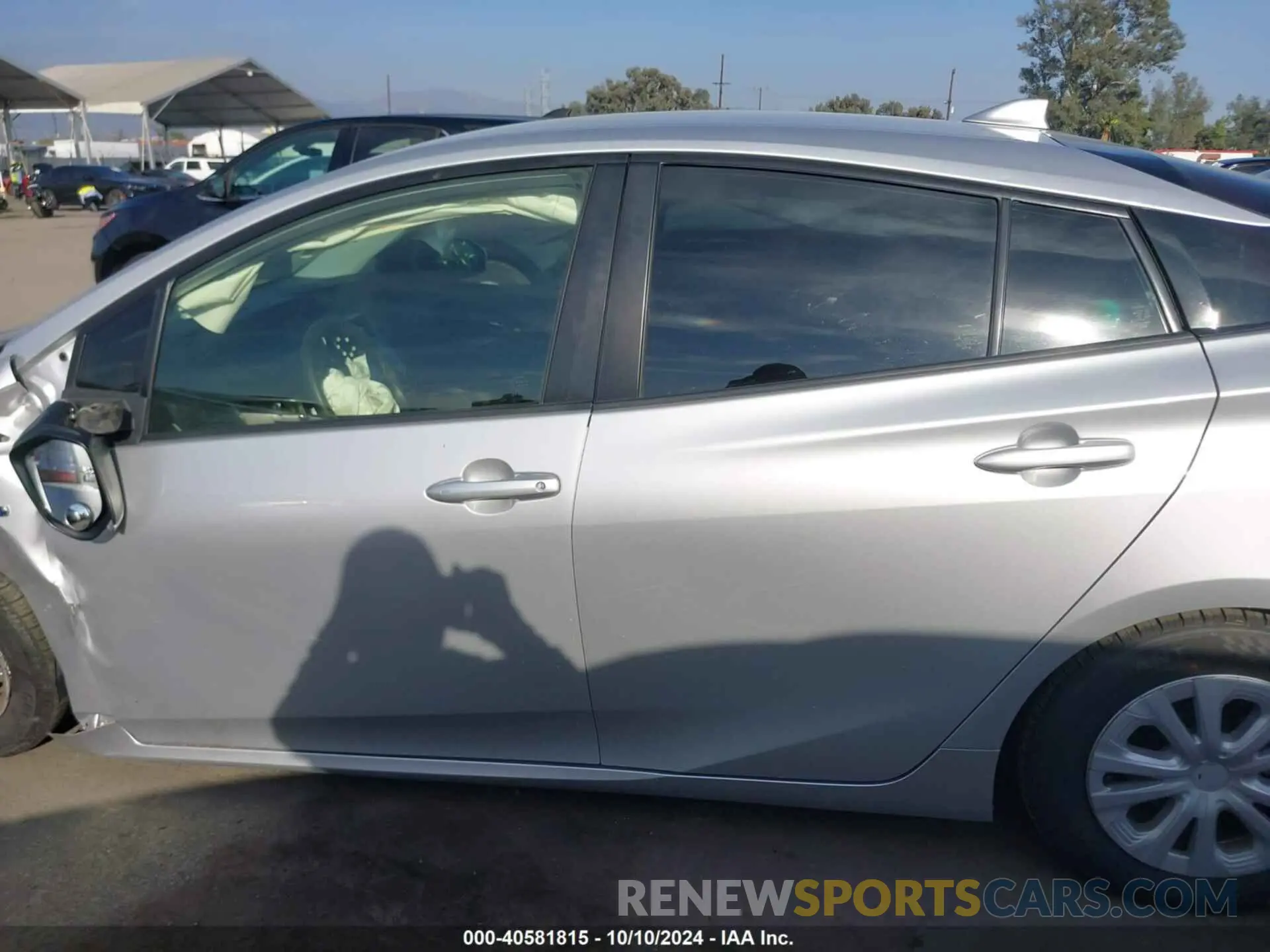 14 fotografías del automóvil dañado JTDKARFU4K3081347 TOYOTA PRIUS 2019