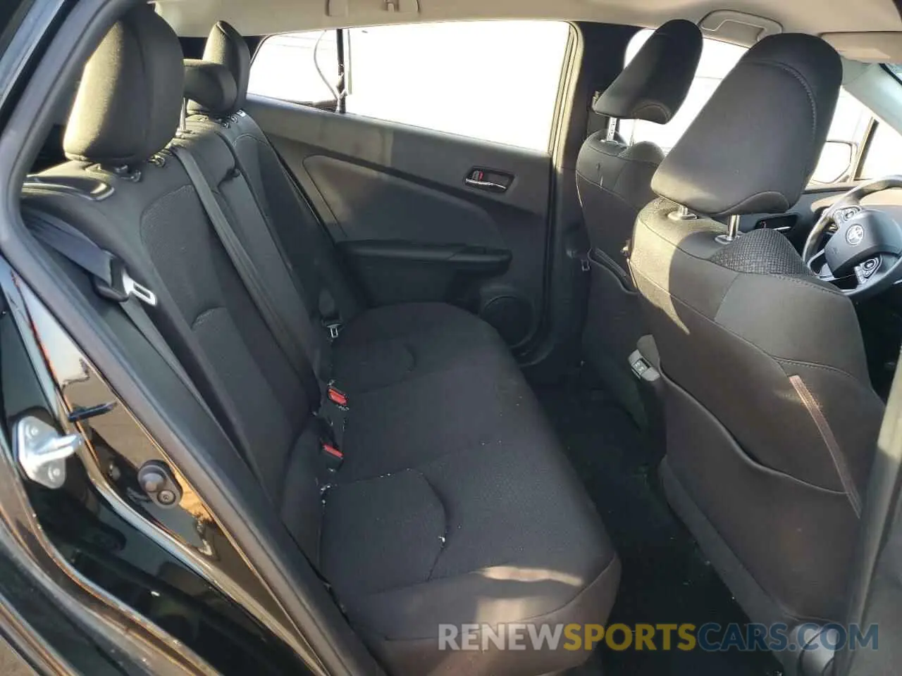 10 fotografías del automóvil dañado JTDKARFU4K3084684 TOYOTA PRIUS 2019