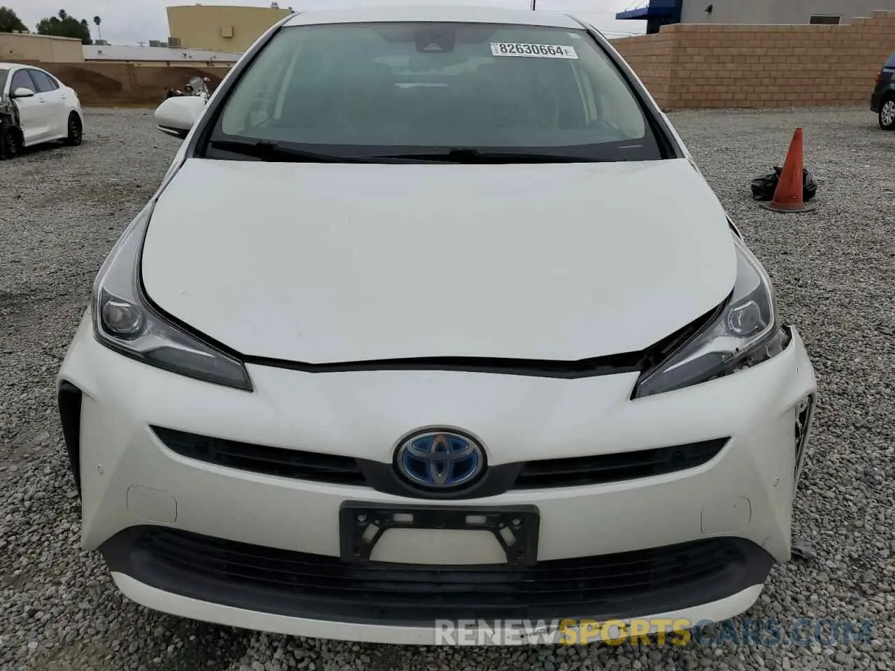 5 fotografías del automóvil dañado JTDKARFU4K3086600 TOYOTA PRIUS 2019