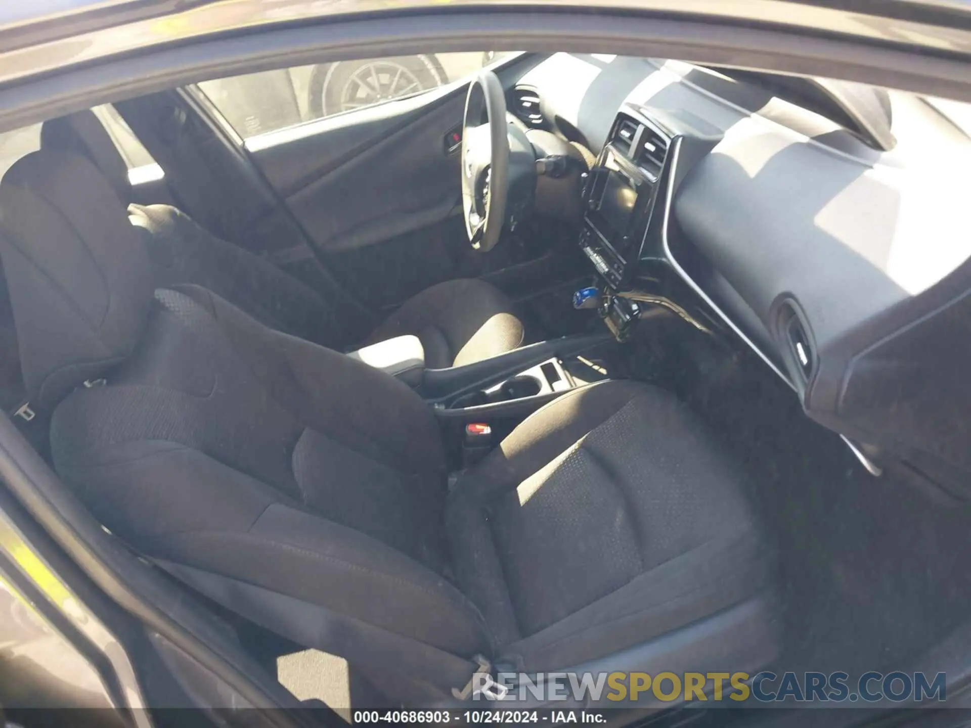5 fotografías del automóvil dañado JTDKARFU4K3092297 TOYOTA PRIUS 2019
