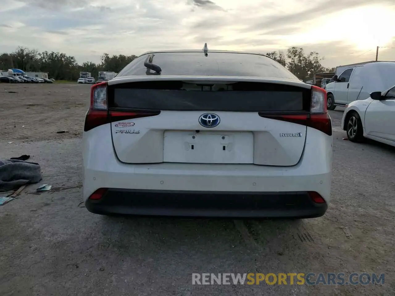 6 fotografías del automóvil dañado JTDKARFU4K3093515 TOYOTA PRIUS 2019