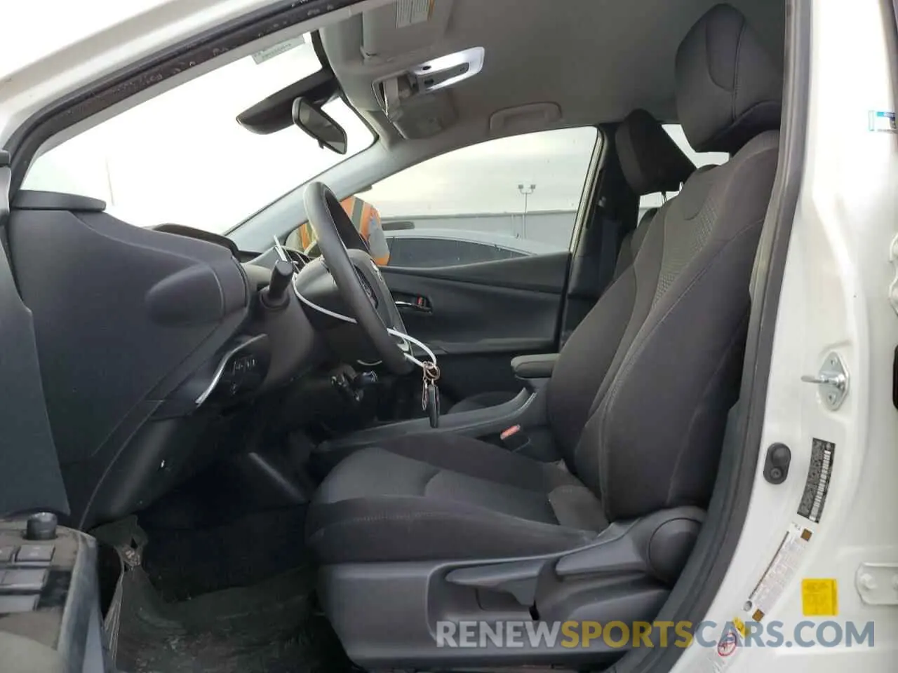 7 fotografías del automóvil dañado JTDKARFU4K3093515 TOYOTA PRIUS 2019