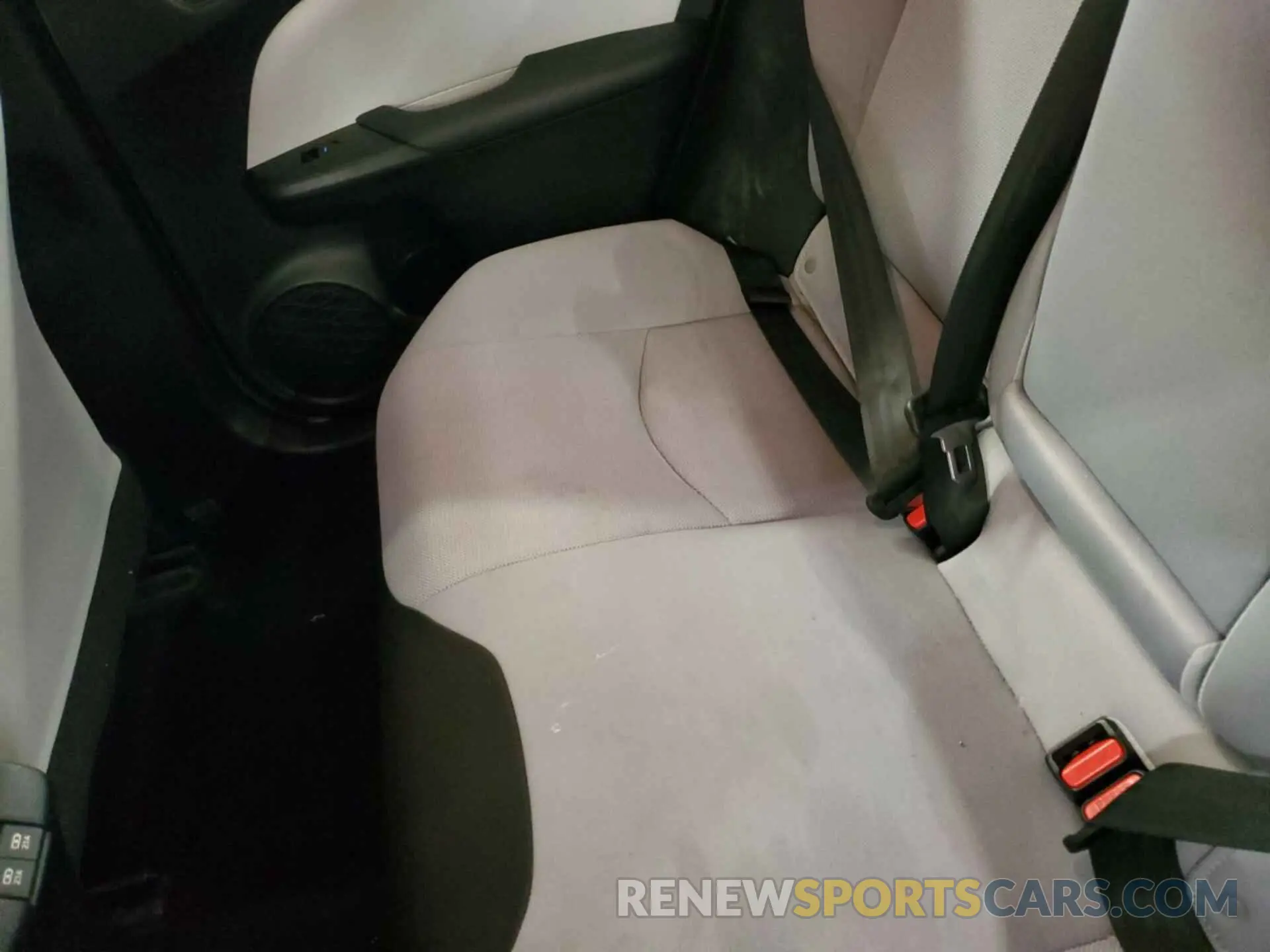 4 fotografías del automóvil dañado JTDKARFU5K3068994 TOYOTA PRIUS 2019