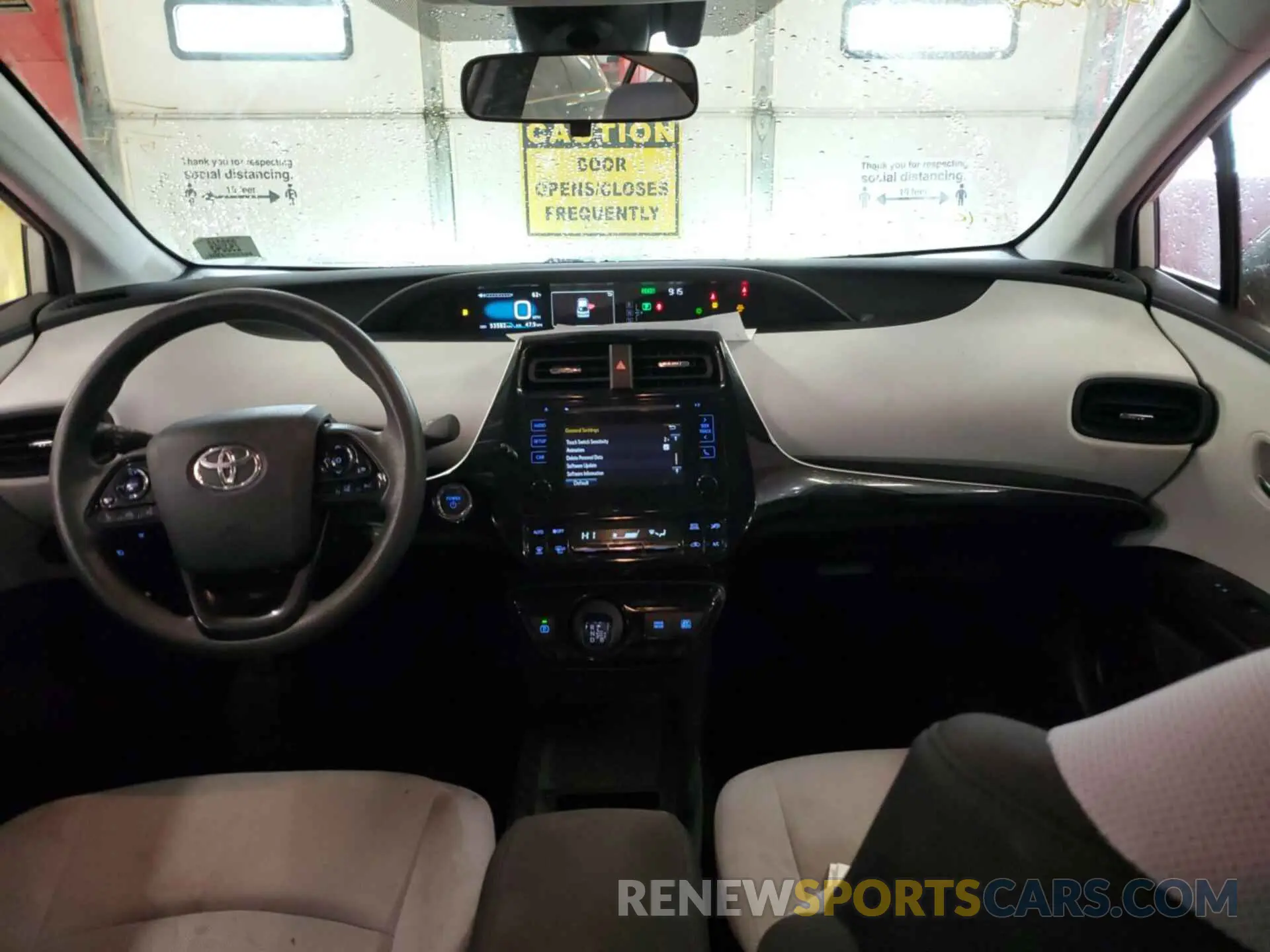 5 fotografías del automóvil dañado JTDKARFU5K3068994 TOYOTA PRIUS 2019