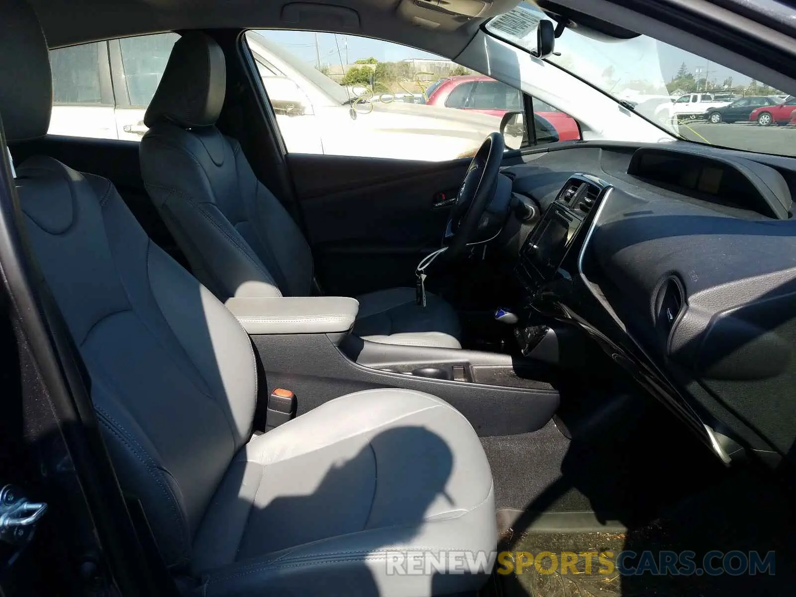 5 fotografías del automóvil dañado JTDKARFU5K3070003 TOYOTA PRIUS 2019