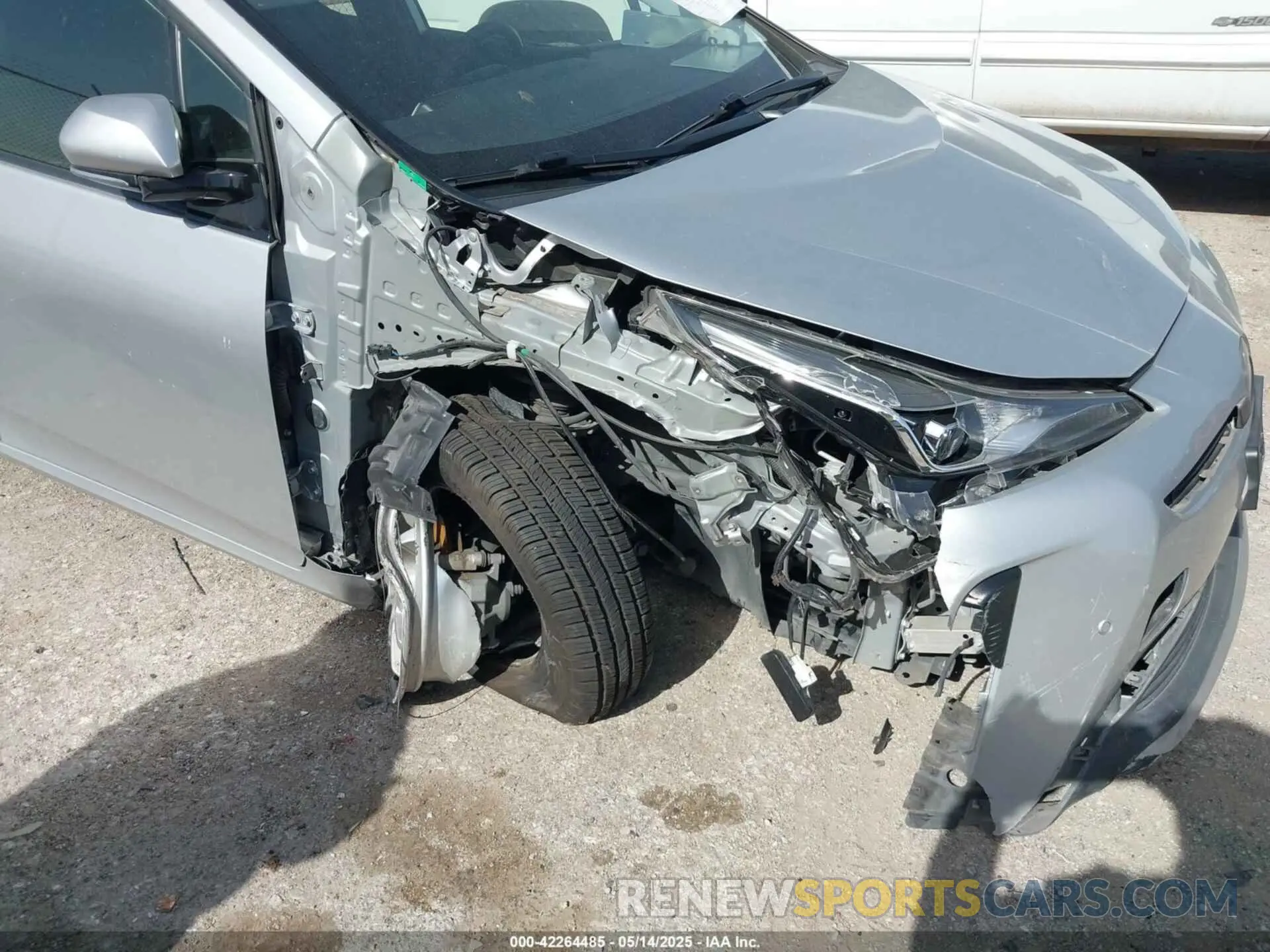 6 fotografías del automóvil dañado JTDKARFU5K3073984 TOYOTA PRIUS 2019