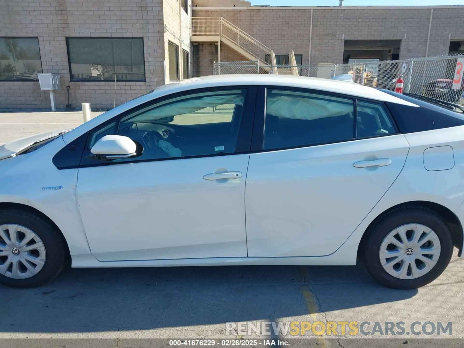 13 fotografías del automóvil dañado JTDKARFU5K3074181 TOYOTA PRIUS 2019