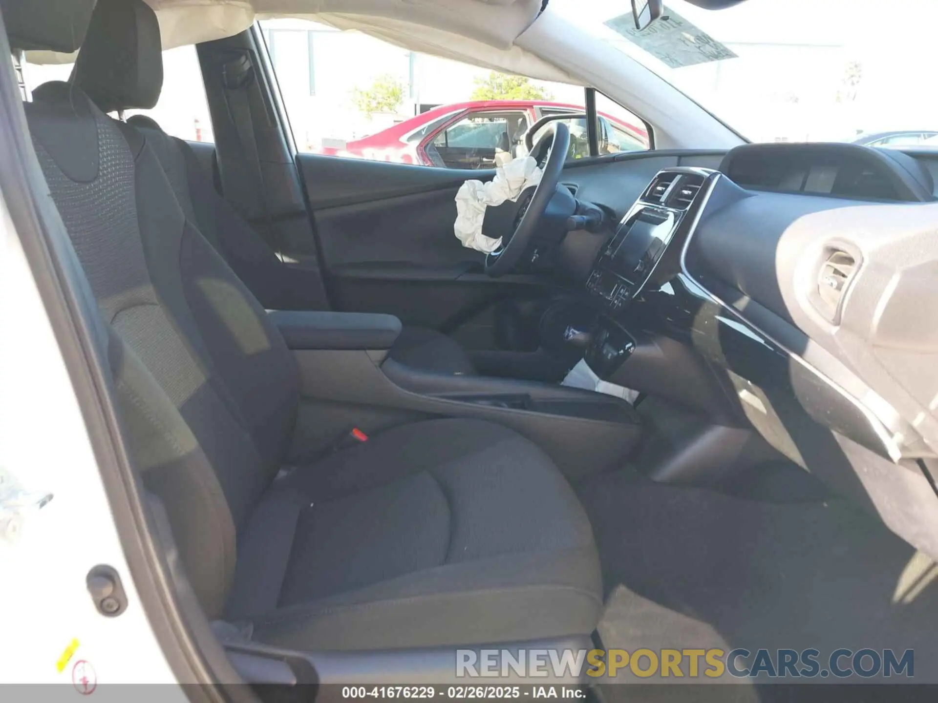 5 fotografías del automóvil dañado JTDKARFU5K3074181 TOYOTA PRIUS 2019