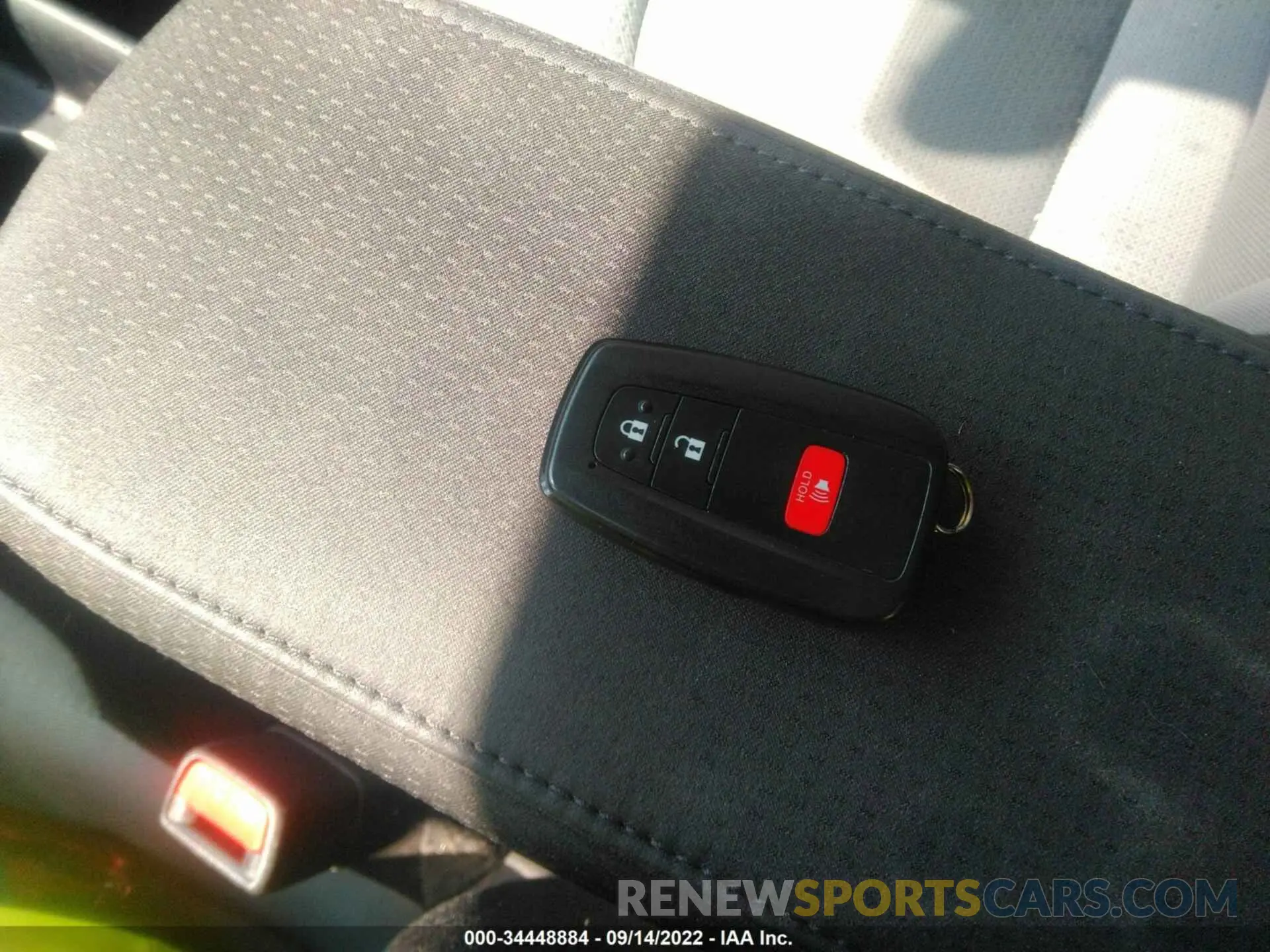 11 fotografías del automóvil dañado JTDKARFU5K3076240 TOYOTA PRIUS 2019