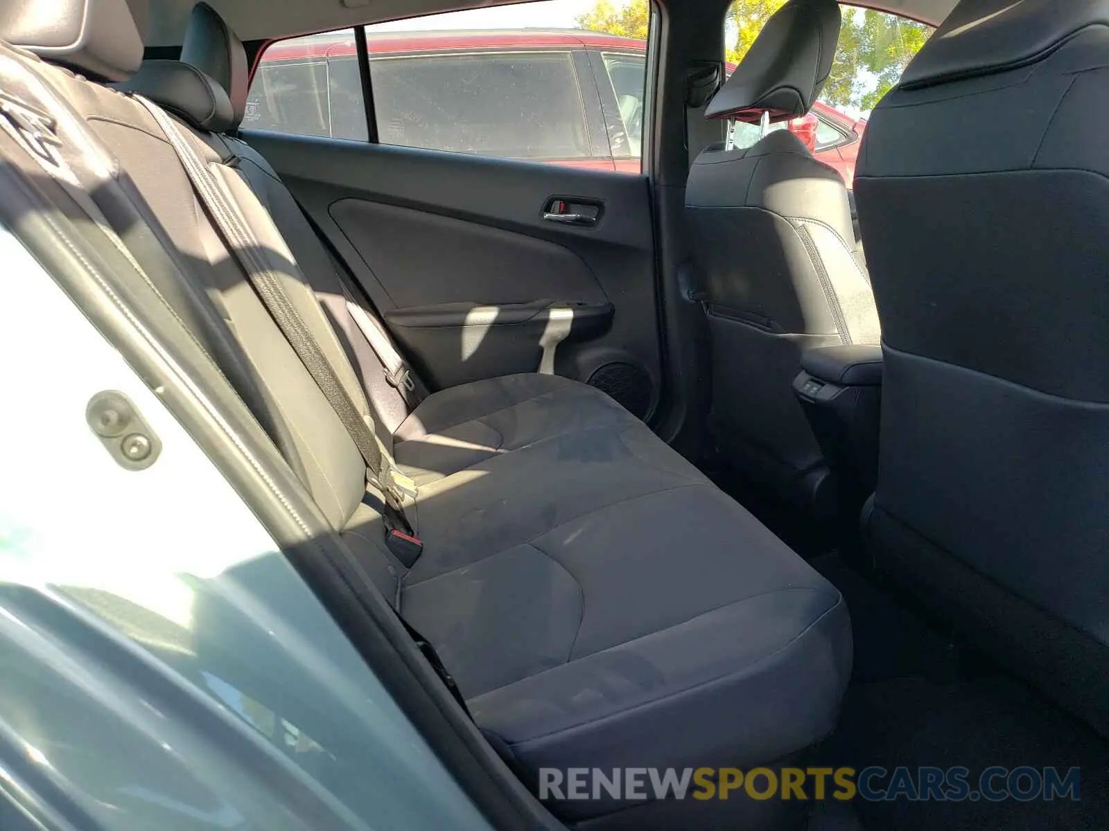 6 fotografías del automóvil dañado JTDKARFU5K3081504 TOYOTA PRIUS 2019
