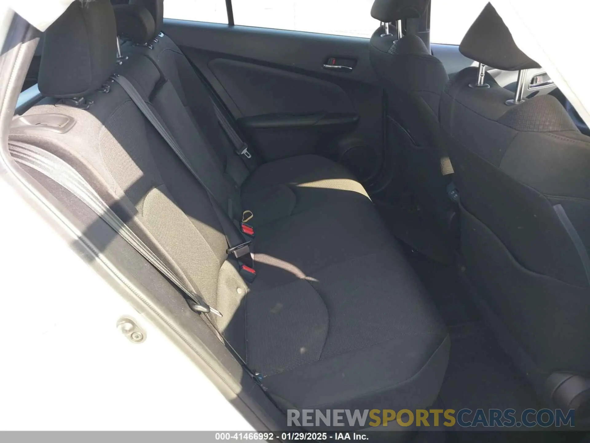 8 fotografías del automóvil dañado JTDKARFU5K3081941 TOYOTA PRIUS 2019