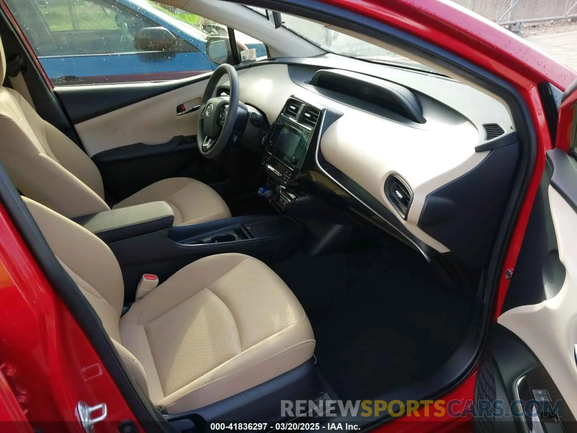 5 fotografías del automóvil dañado JTDKARFU5K3091949 TOYOTA PRIUS 2019