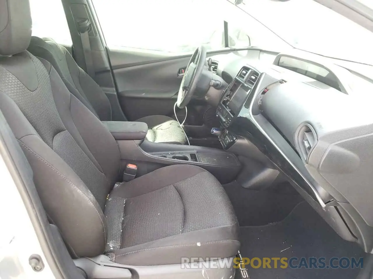 5 fotografías del automóvil dañado JTDKARFU5K3093961 TOYOTA PRIUS 2019