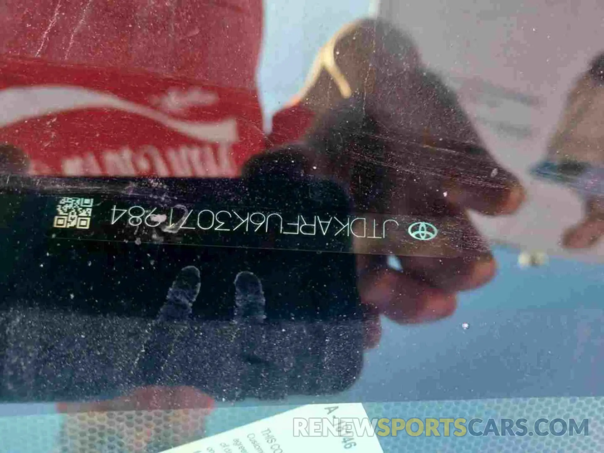 5 fotografías del automóvil dañado JTDKARFU6K3071984 TOYOTA PRIUS 2019
