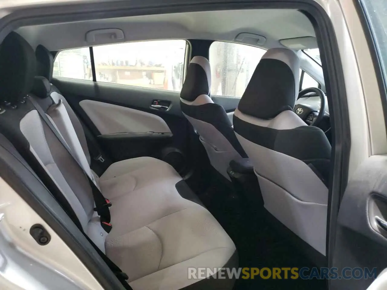 10 fotografías del automóvil dañado JTDKARFU6K3088882 TOYOTA PRIUS 2019