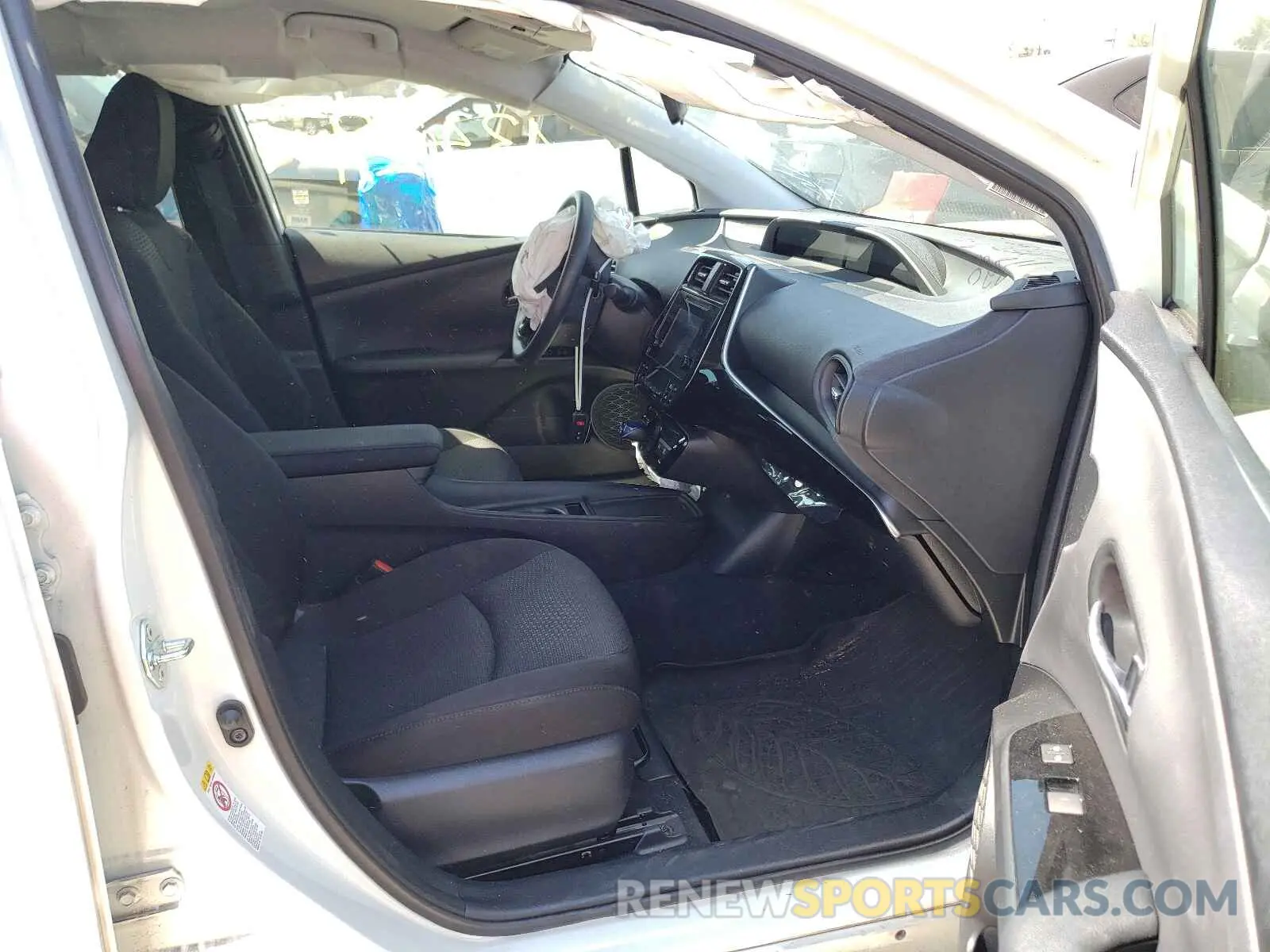 5 fotografías del automóvil dañado JTDKARFU6K3089546 TOYOTA PRIUS 2019