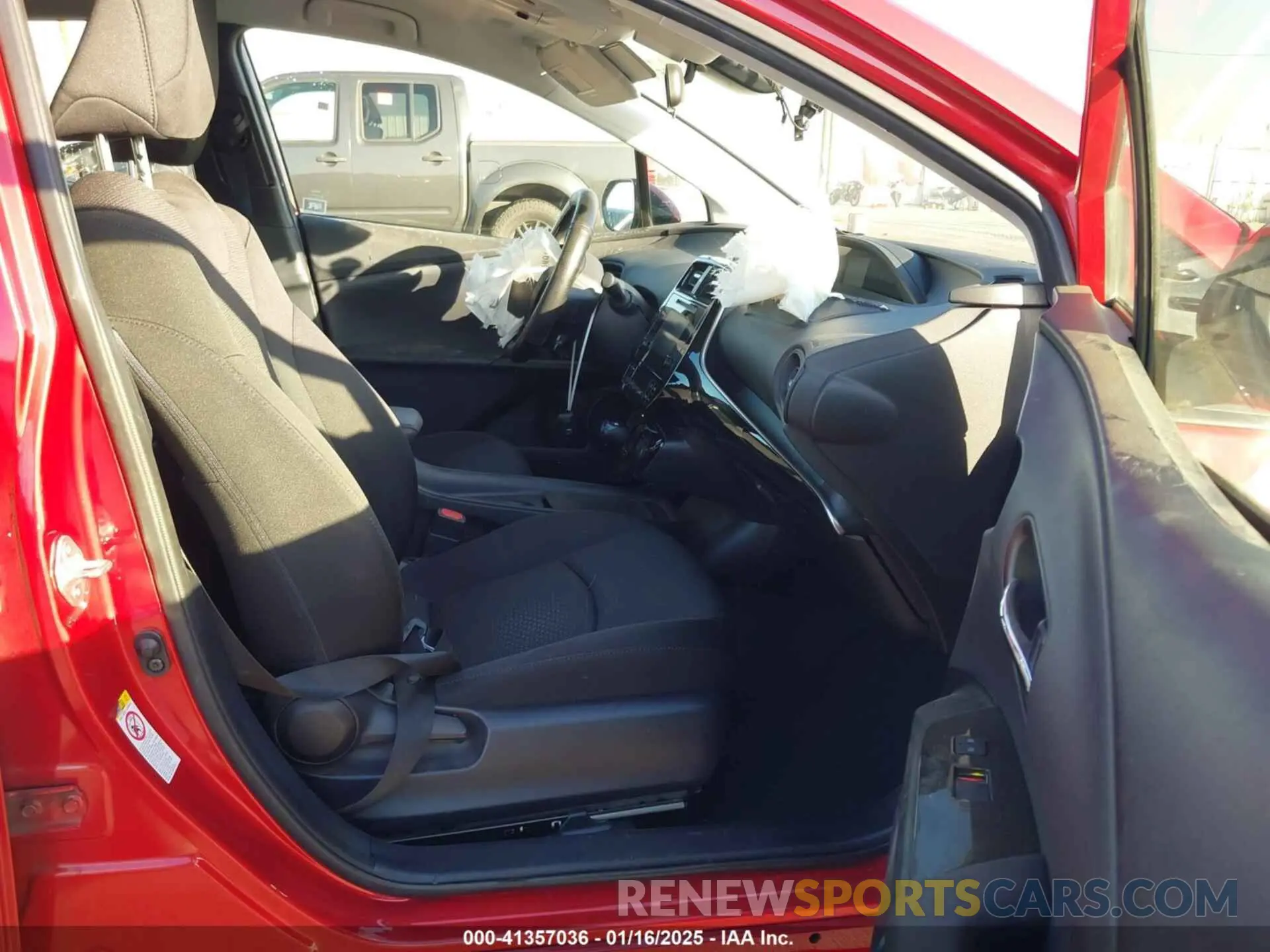 5 fotografías del automóvil dañado JTDKARFU7K3074781 TOYOTA PRIUS 2019