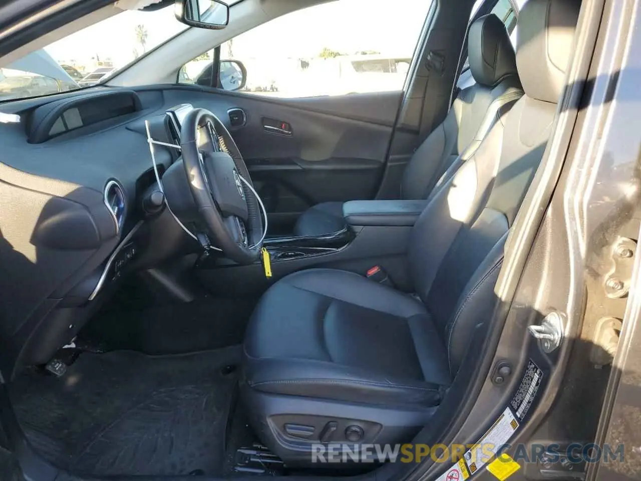 7 fotografías del automóvil dañado JTDKARFU7K3075476 TOYOTA PRIUS 2019