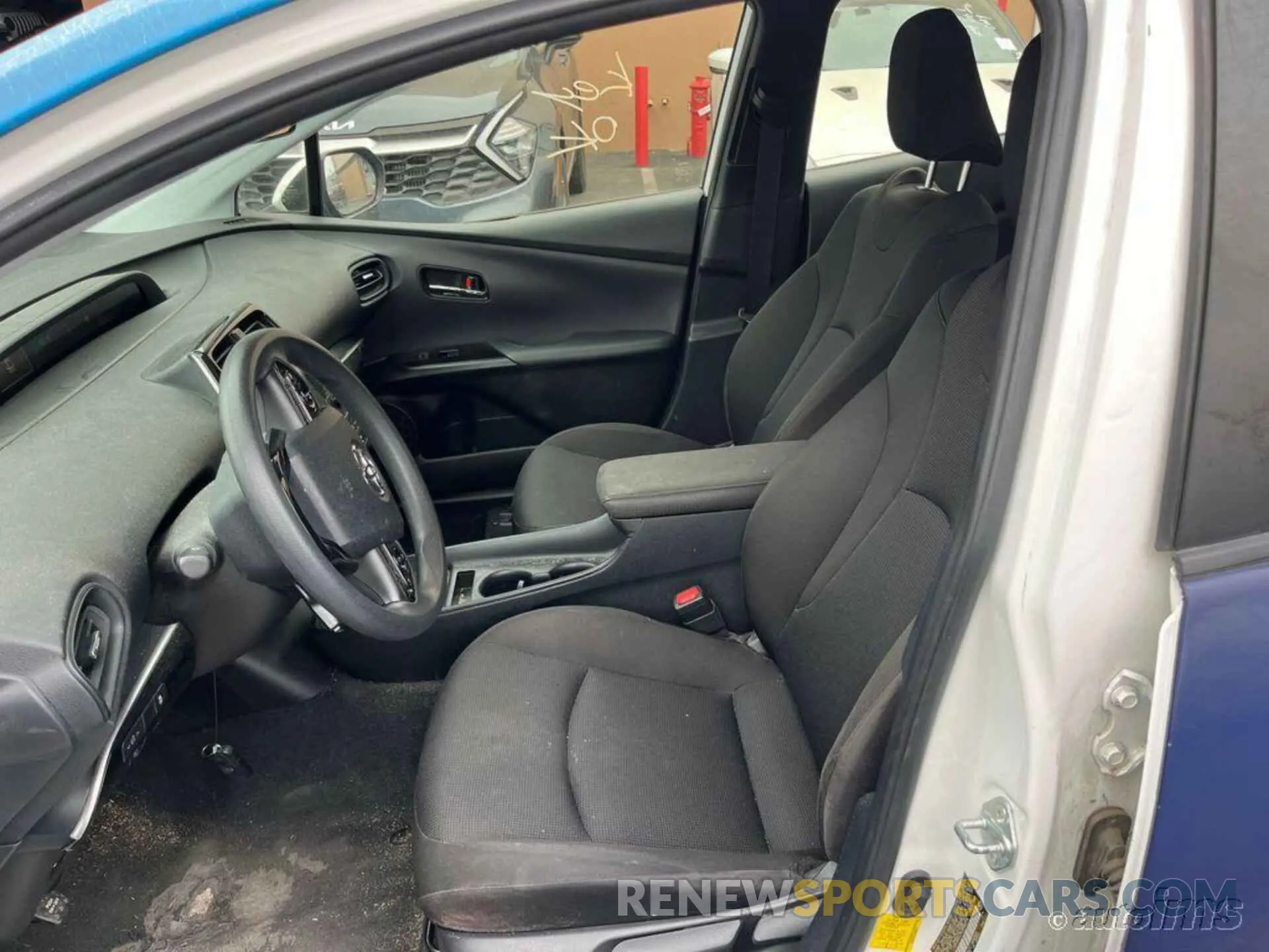 9 fotografías del automóvil dañado JTDKARFU7K3090074 TOYOTA PRIUS 2019