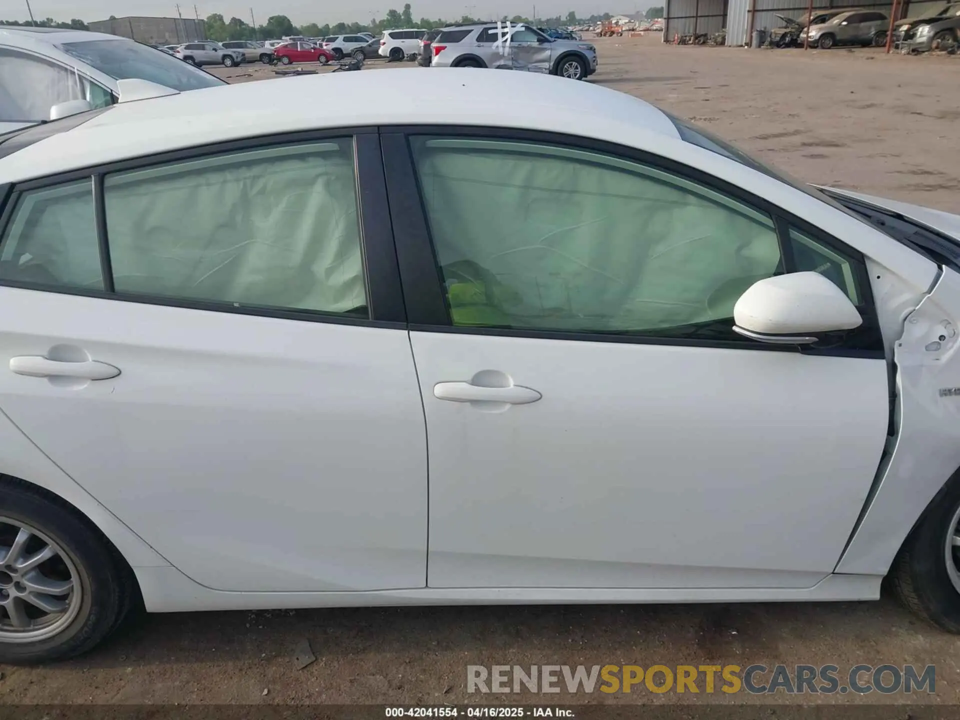 13 fotografías del automóvil dañado JTDKARFU8K3069783 TOYOTA PRIUS 2019