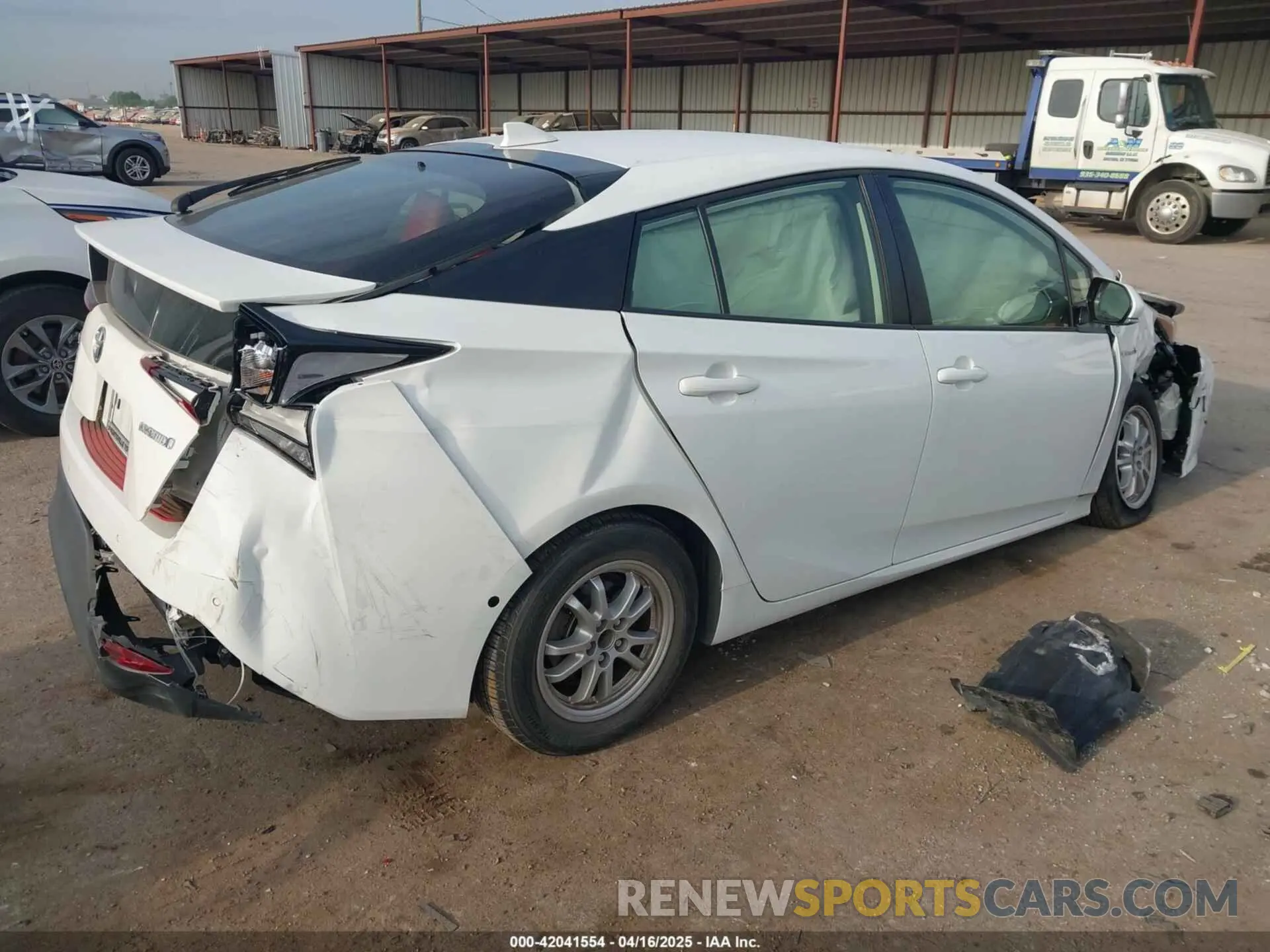4 fotografías del automóvil dañado JTDKARFU8K3069783 TOYOTA PRIUS 2019