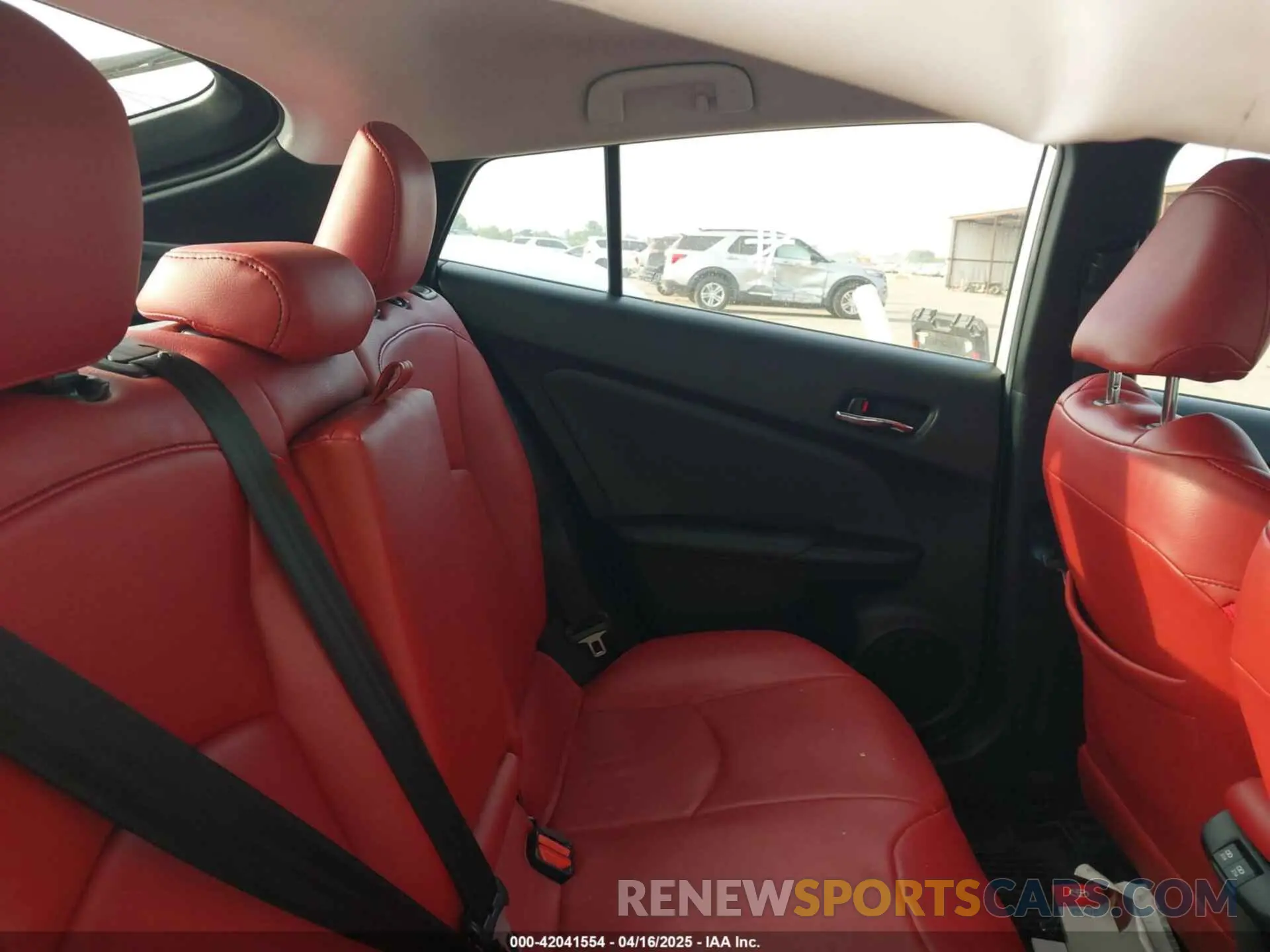 8 fotografías del automóvil dañado JTDKARFU8K3069783 TOYOTA PRIUS 2019