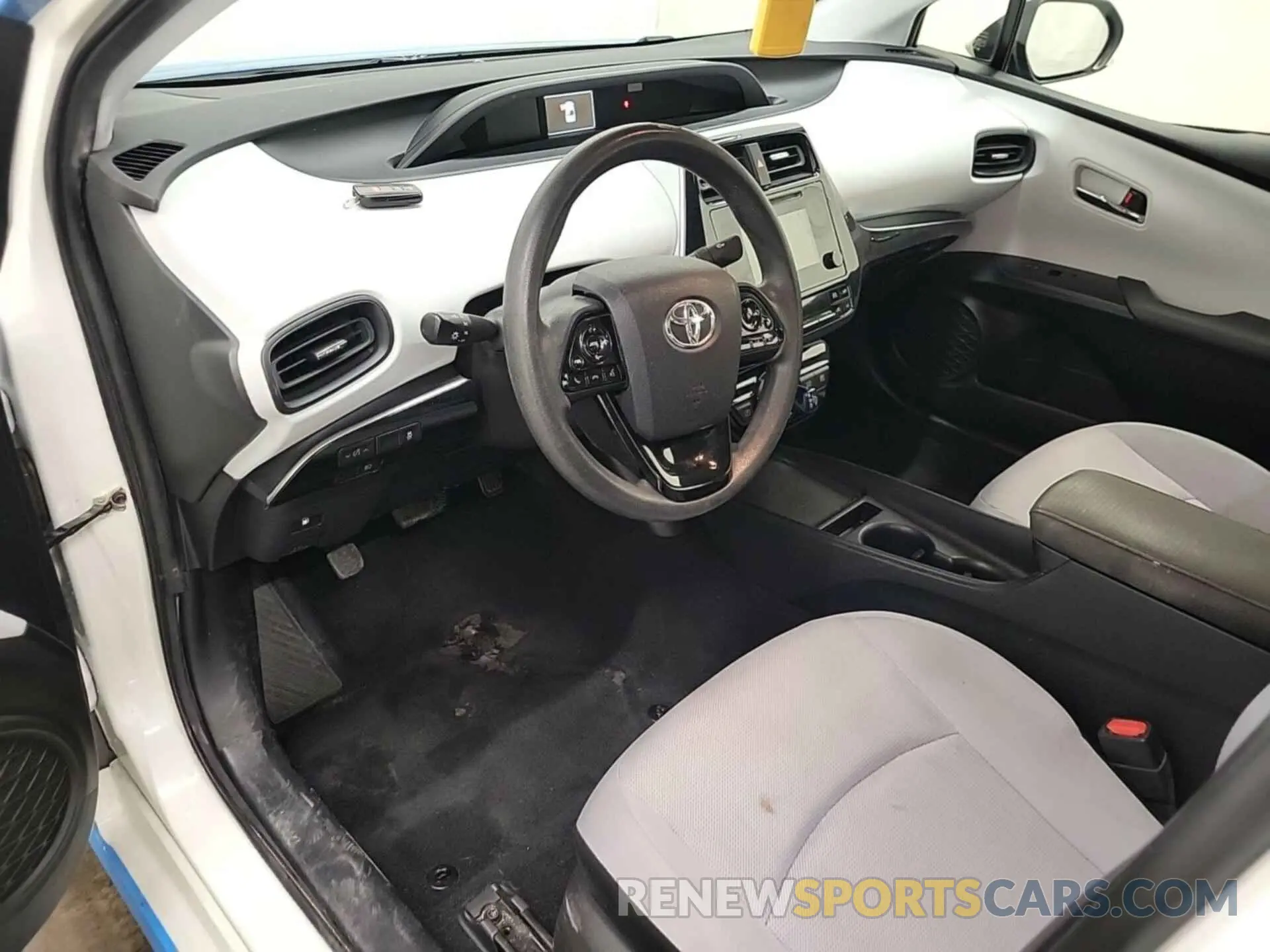 13 fotografías del automóvil dañado JTDKARFU8K3071520 TOYOTA PRIUS 2019