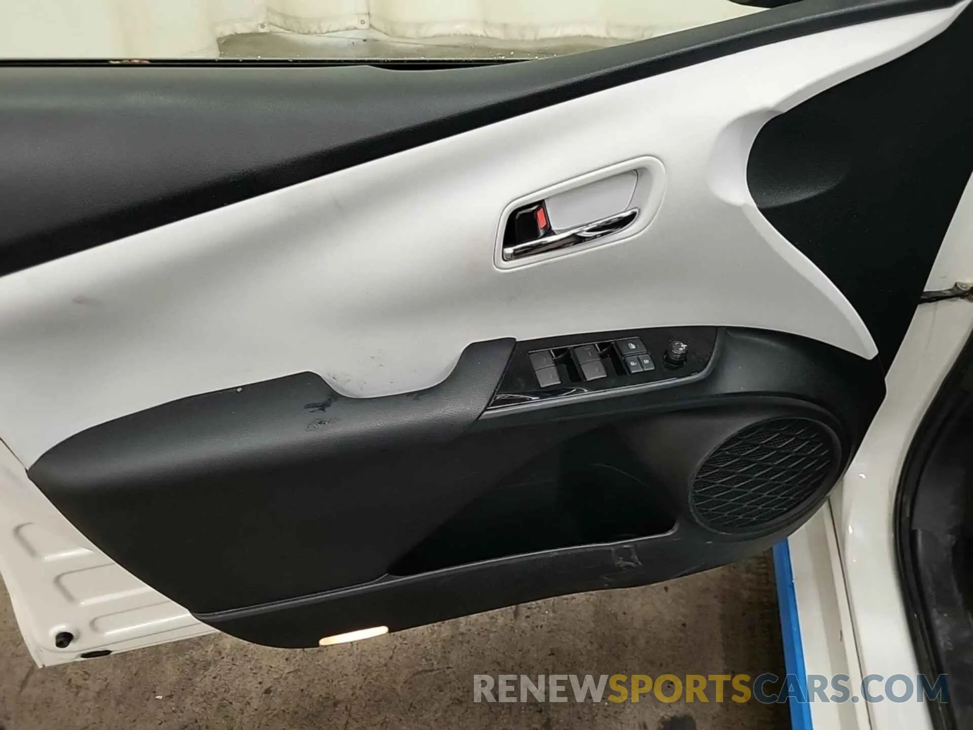21 fotografías del automóvil dañado JTDKARFU8K3071520 TOYOTA PRIUS 2019