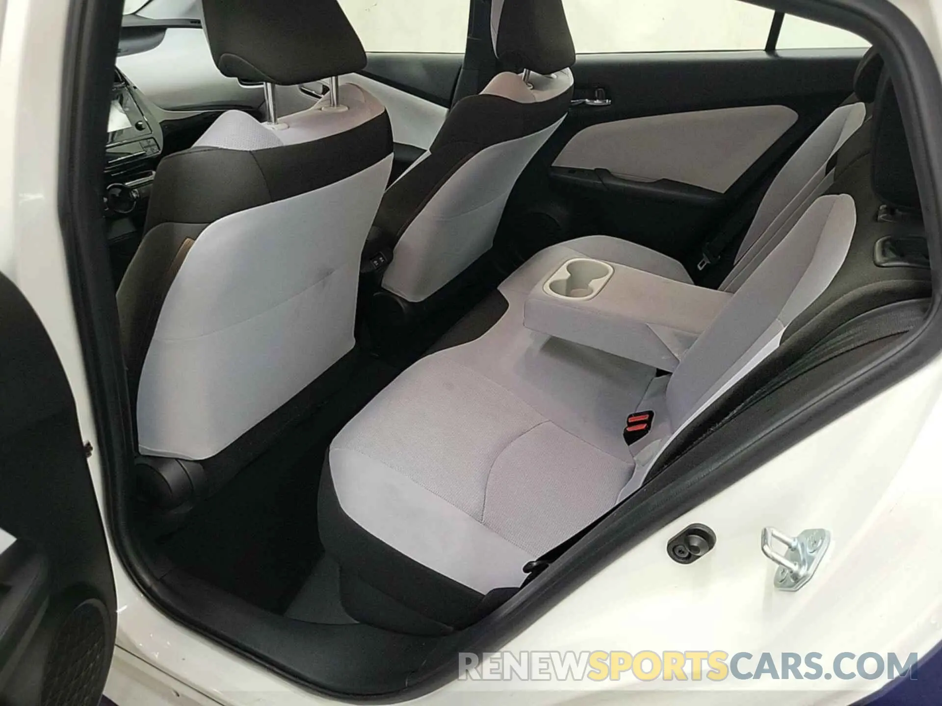 4 fotografías del automóvil dañado JTDKARFU8K3071520 TOYOTA PRIUS 2019