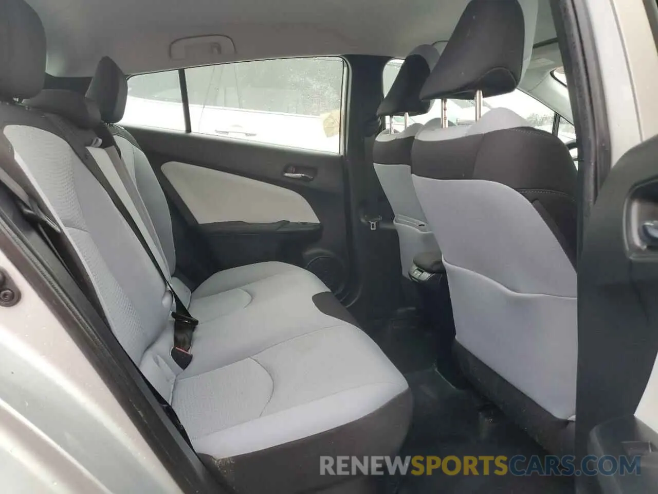 10 fotografías del automóvil dañado JTDKARFU8K3082713 TOYOTA PRIUS 2019