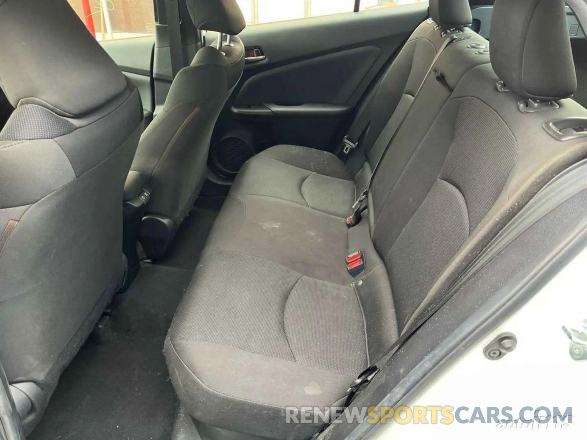 10 fotografías del automóvil dañado JTDKARFU8K3089984 TOYOTA PRIUS 2019