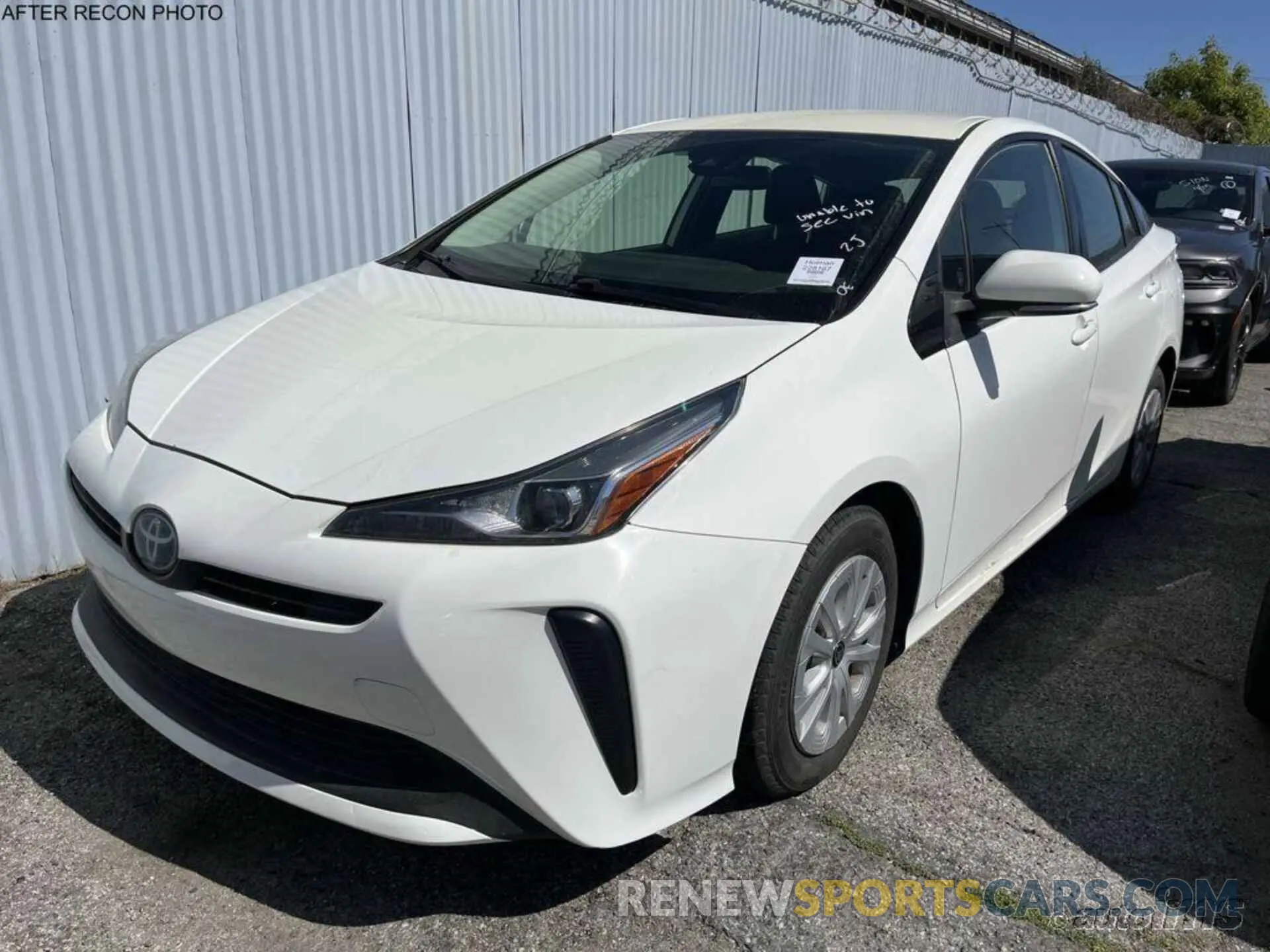 2 fotografías del automóvil dañado JTDKARFU8K3089984 TOYOTA PRIUS 2019