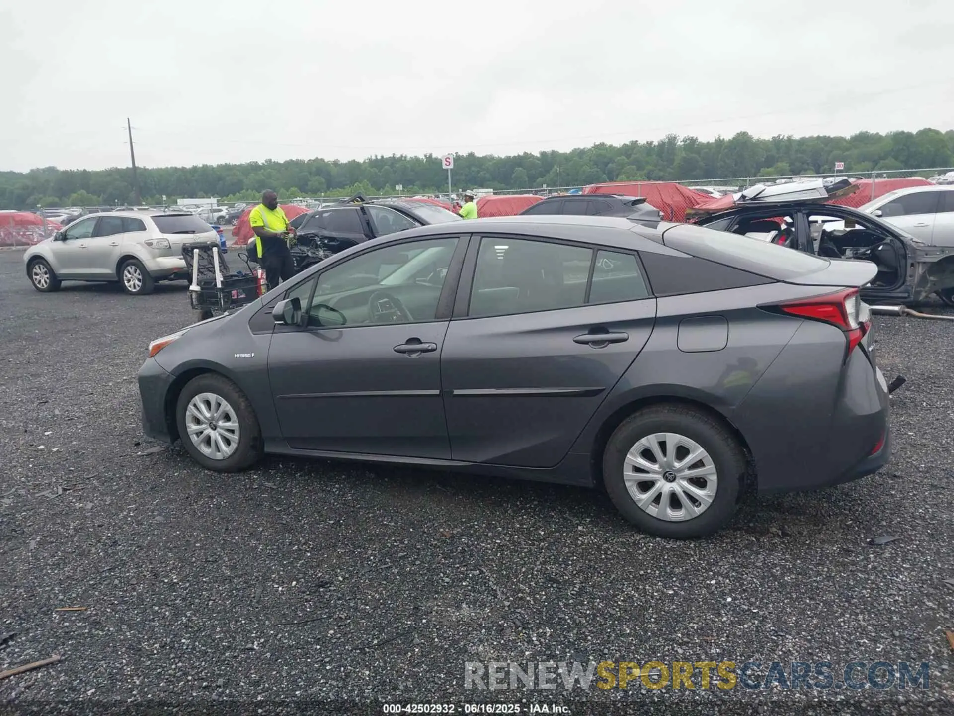 14 fotografías del automóvil dañado JTDKARFU8K3093579 TOYOTA PRIUS 2019