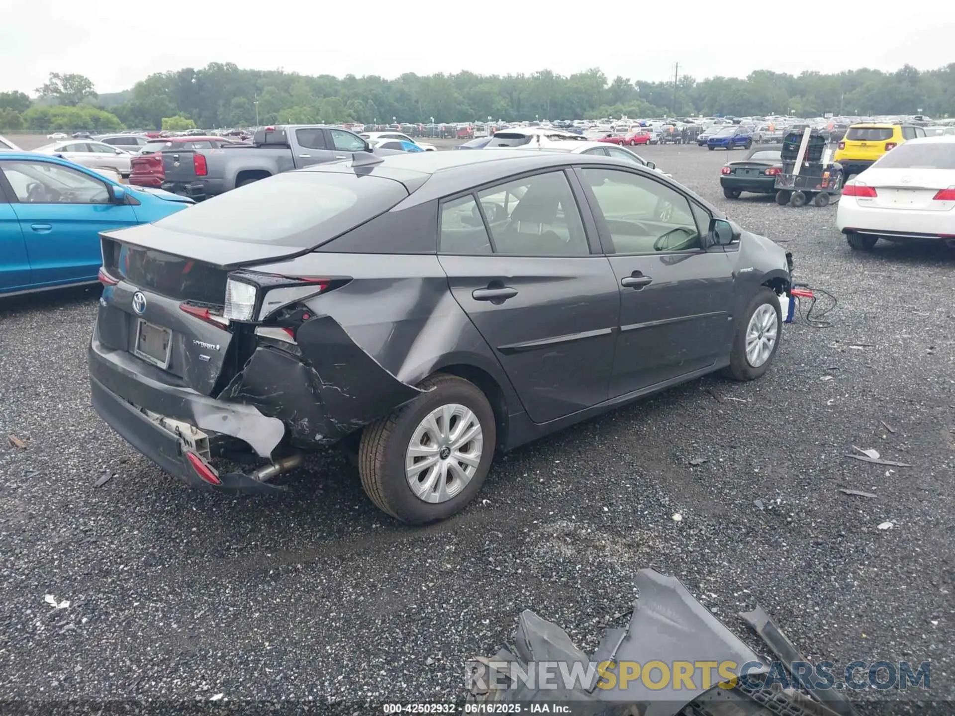 4 fotografías del automóvil dañado JTDKARFU8K3093579 TOYOTA PRIUS 2019
