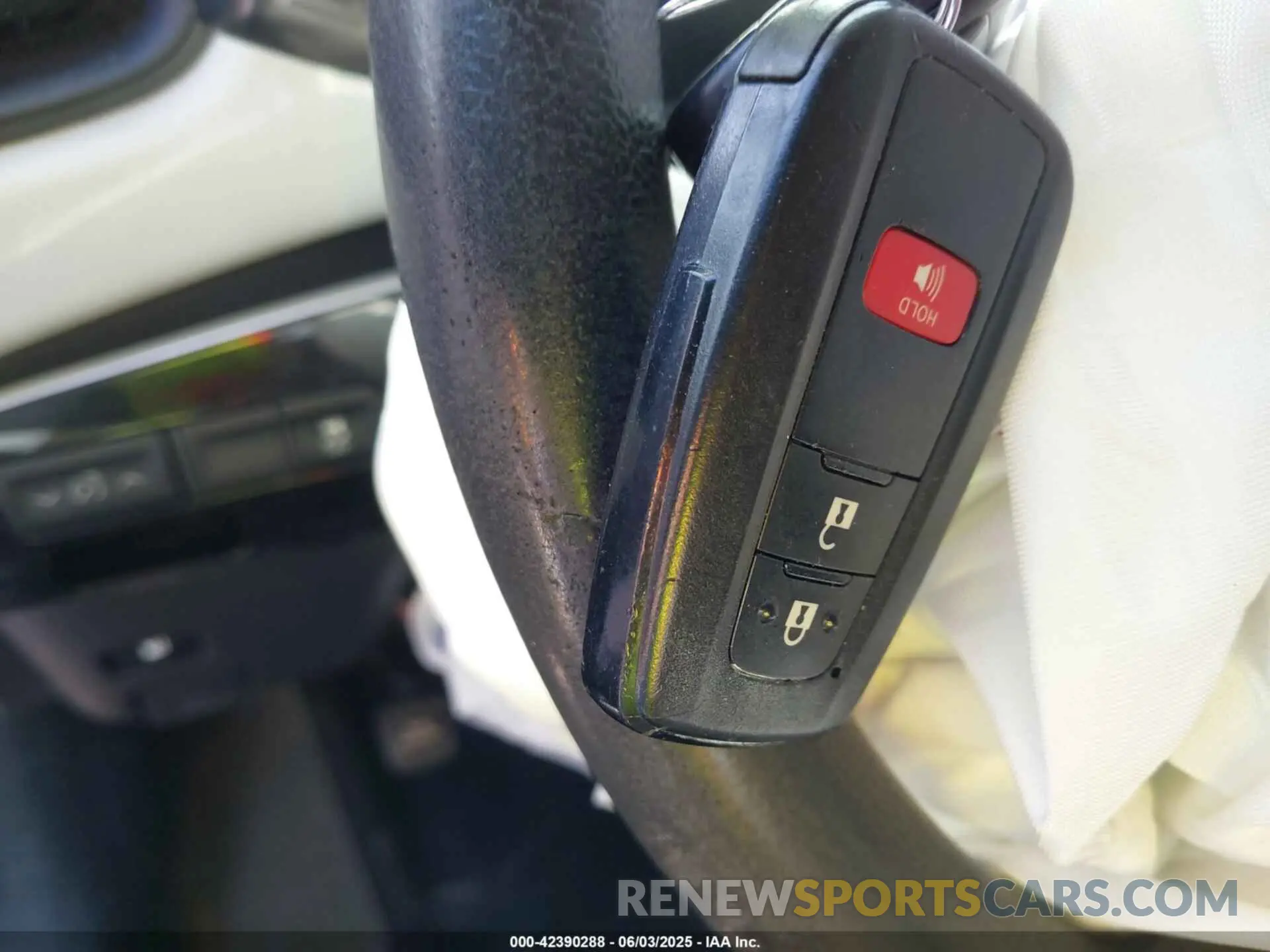 11 fotografías del automóvil dañado JTDKARFU8K3098278 TOYOTA PRIUS 2019