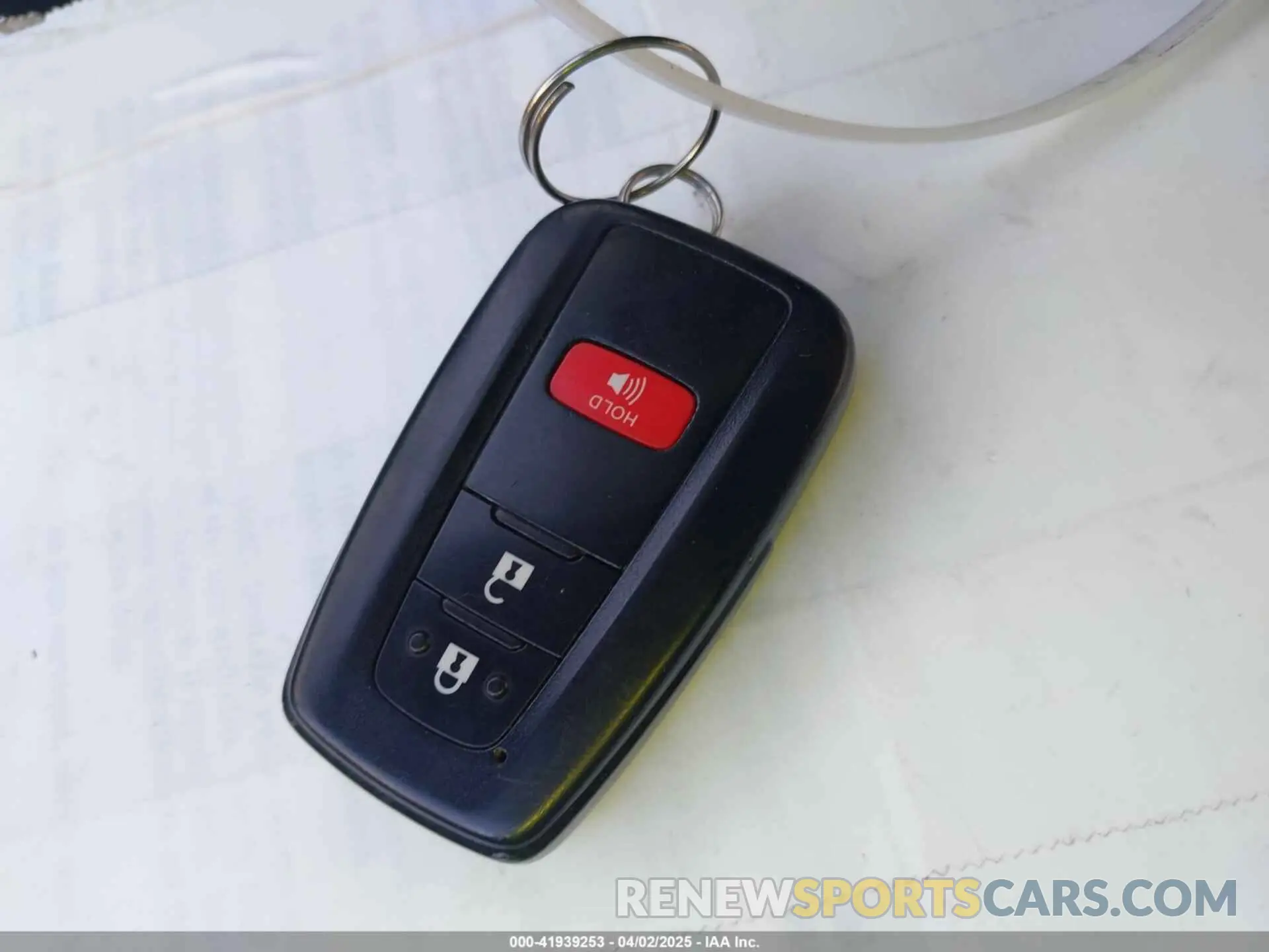11 fotografías del automóvil dañado JTDKARFU8K3099401 TOYOTA PRIUS 2019