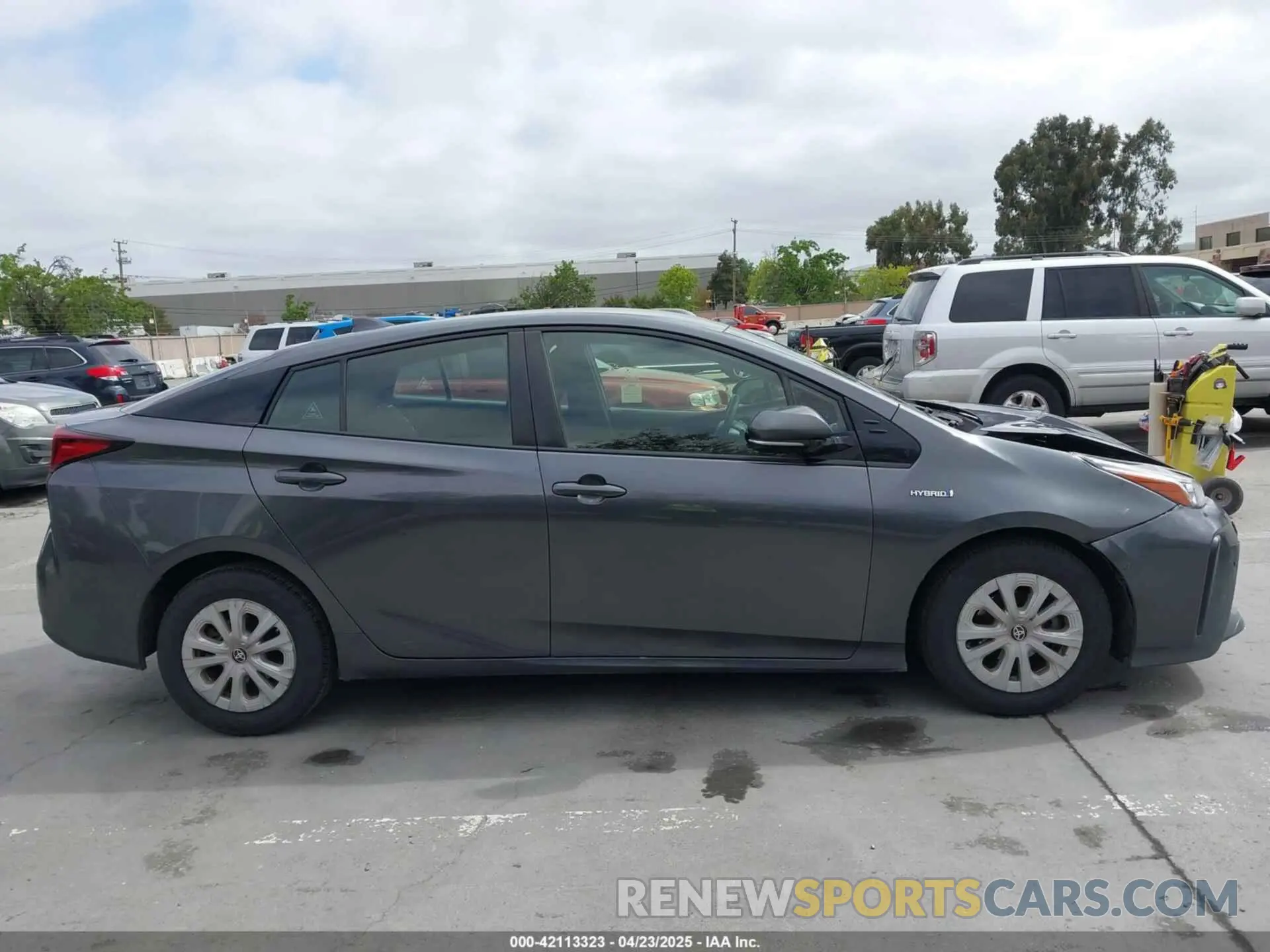 13 fotografías del automóvil dañado JTDKARFU9K3075219 TOYOTA PRIUS 2019