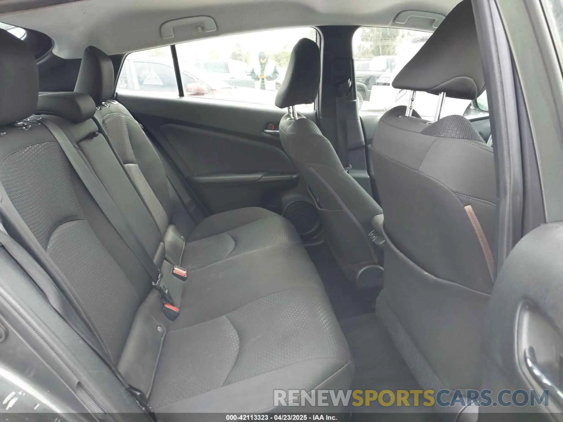 8 fotografías del automóvil dañado JTDKARFU9K3075219 TOYOTA PRIUS 2019